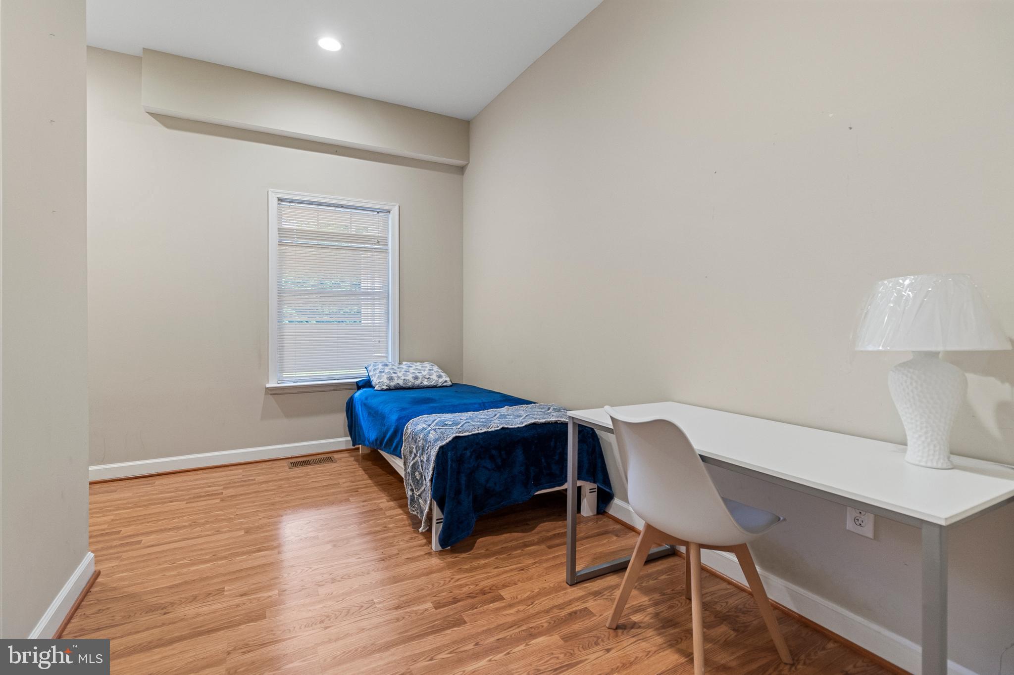 PT OLNEY OUT RES 3 - Residential