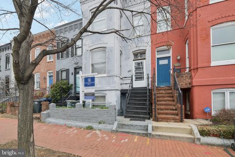 712 4TH STREET SE WASHINGTON DC 20003
