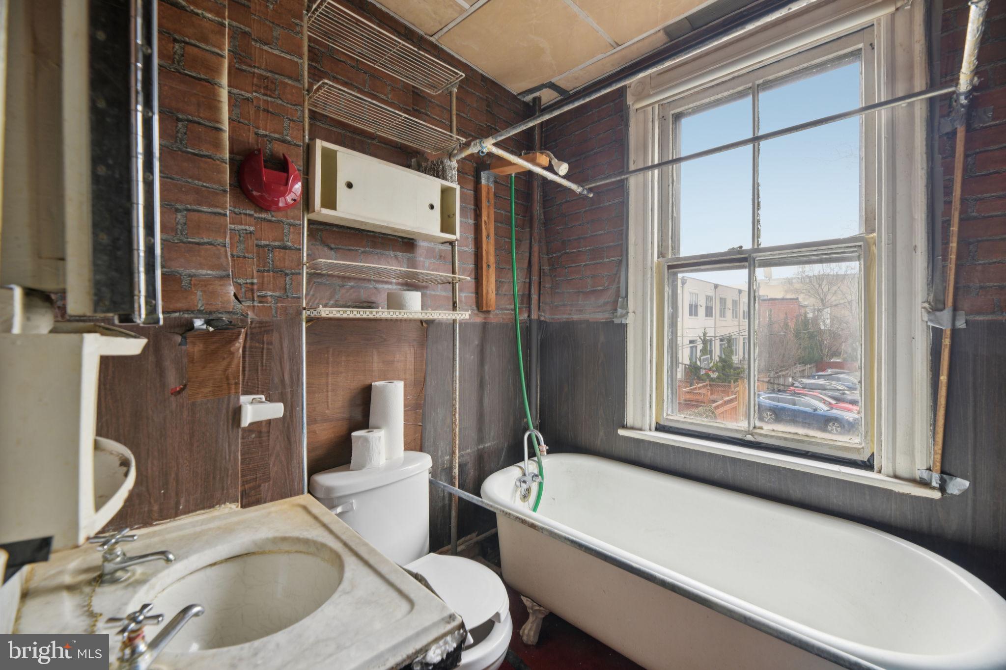 CAPITOL HILL - Residential