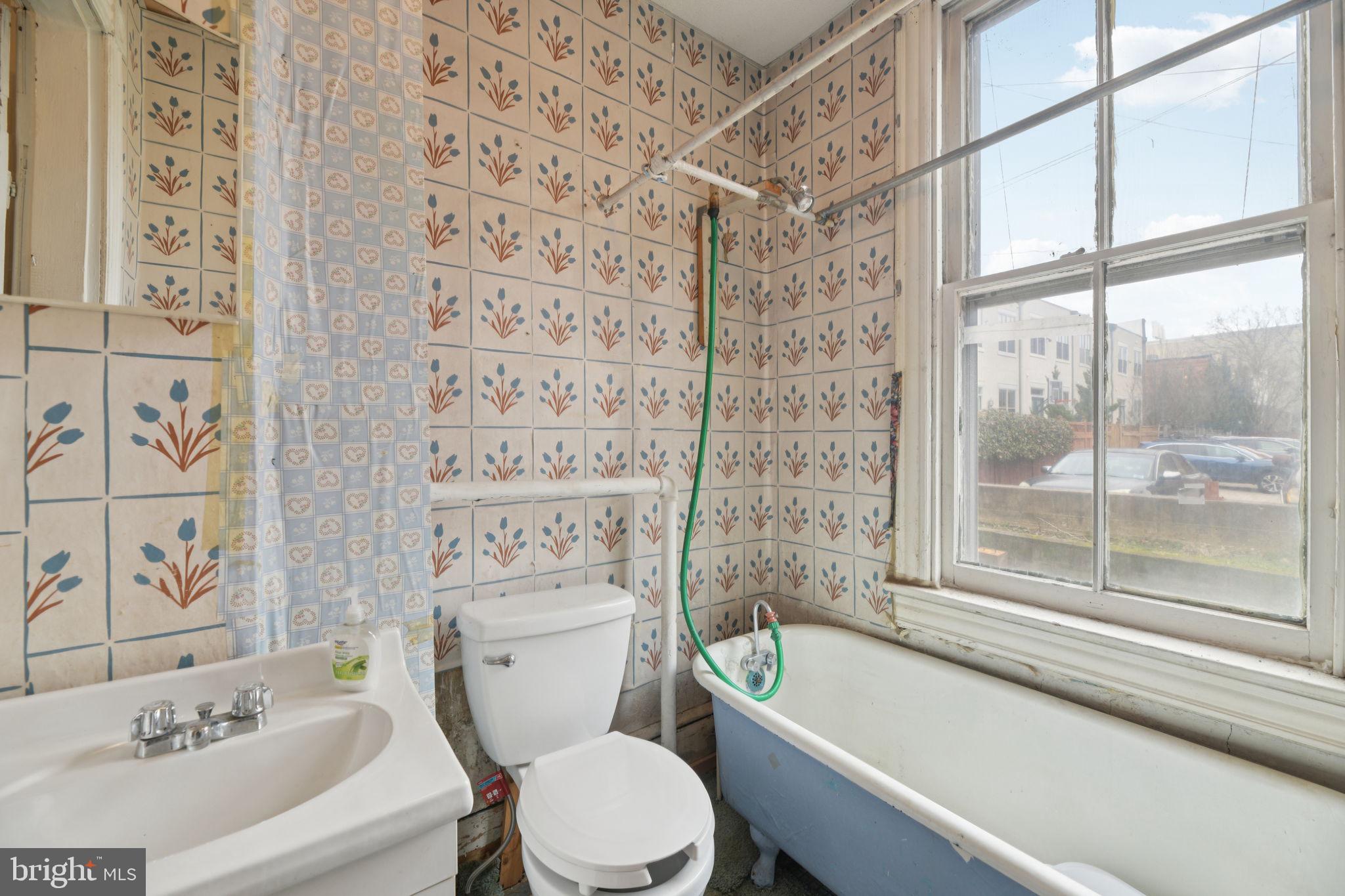 CAPITOL HILL - Residential