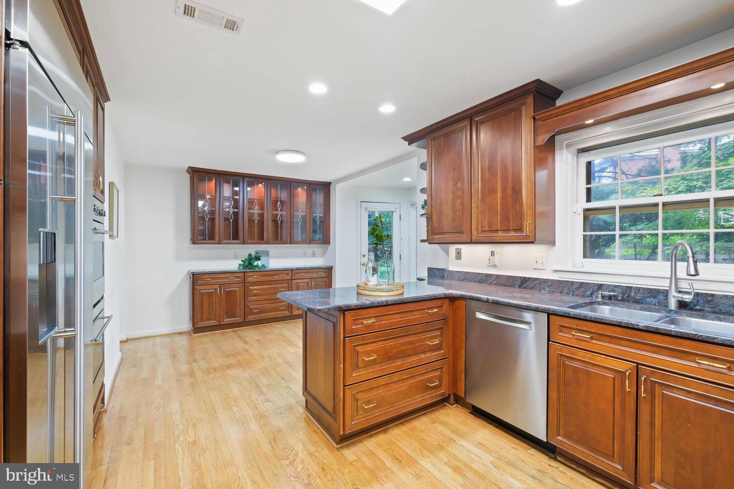 HOLLYOAK - Residential