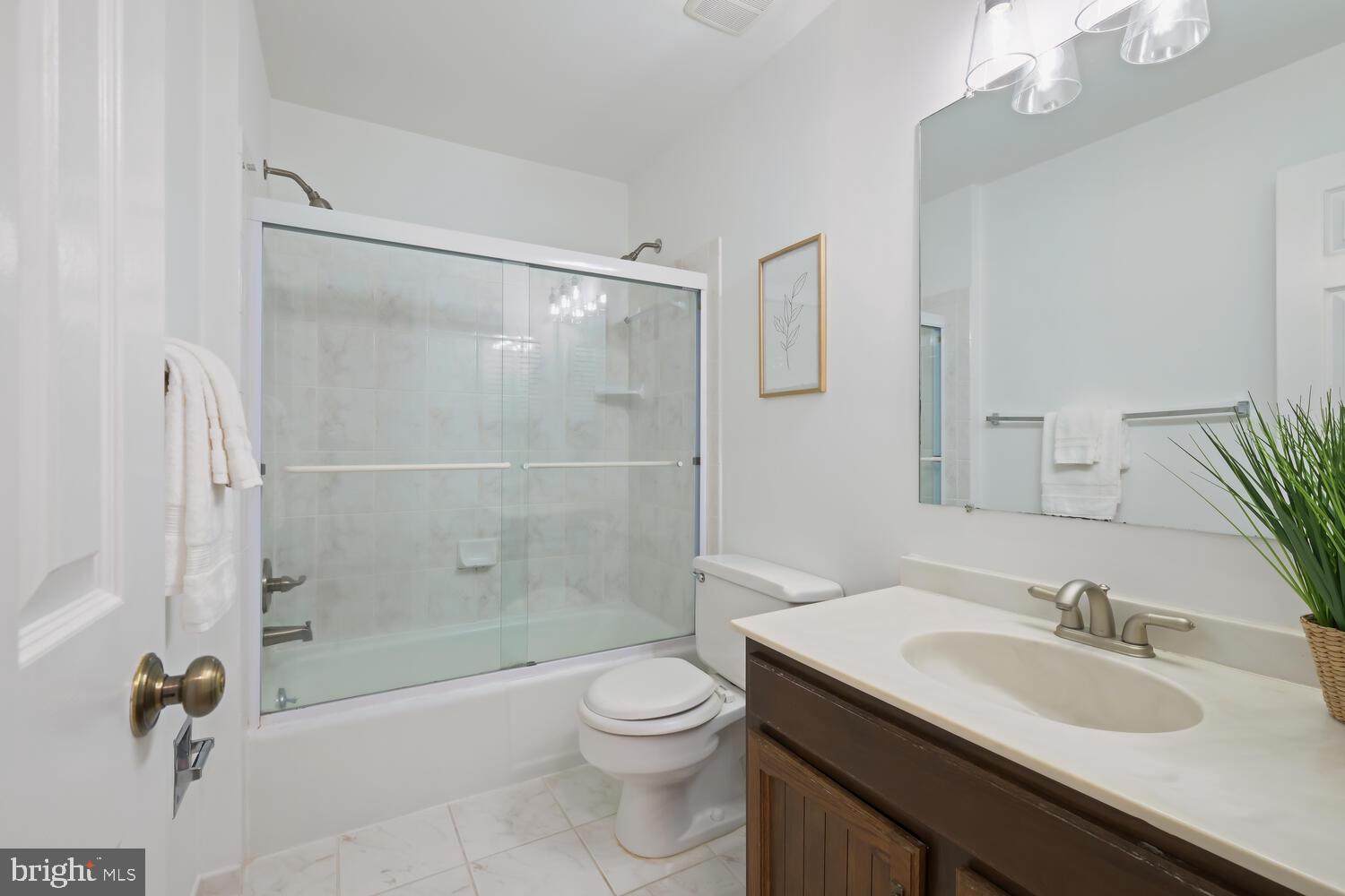 HOLLYOAK - Residential