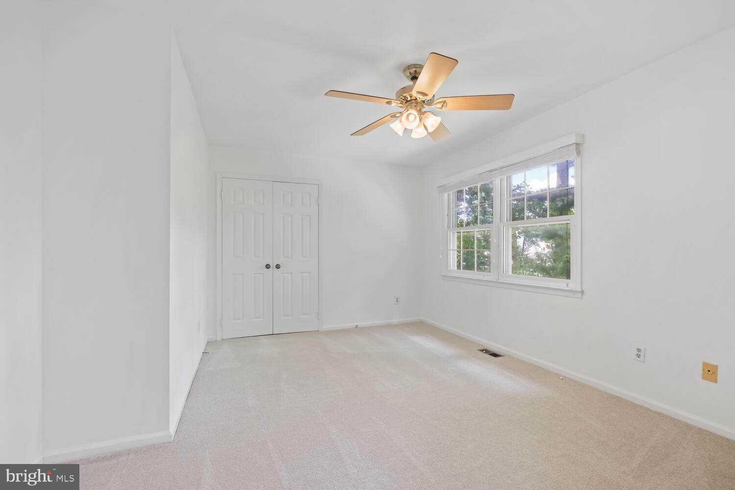 HOLLYOAK - Residential