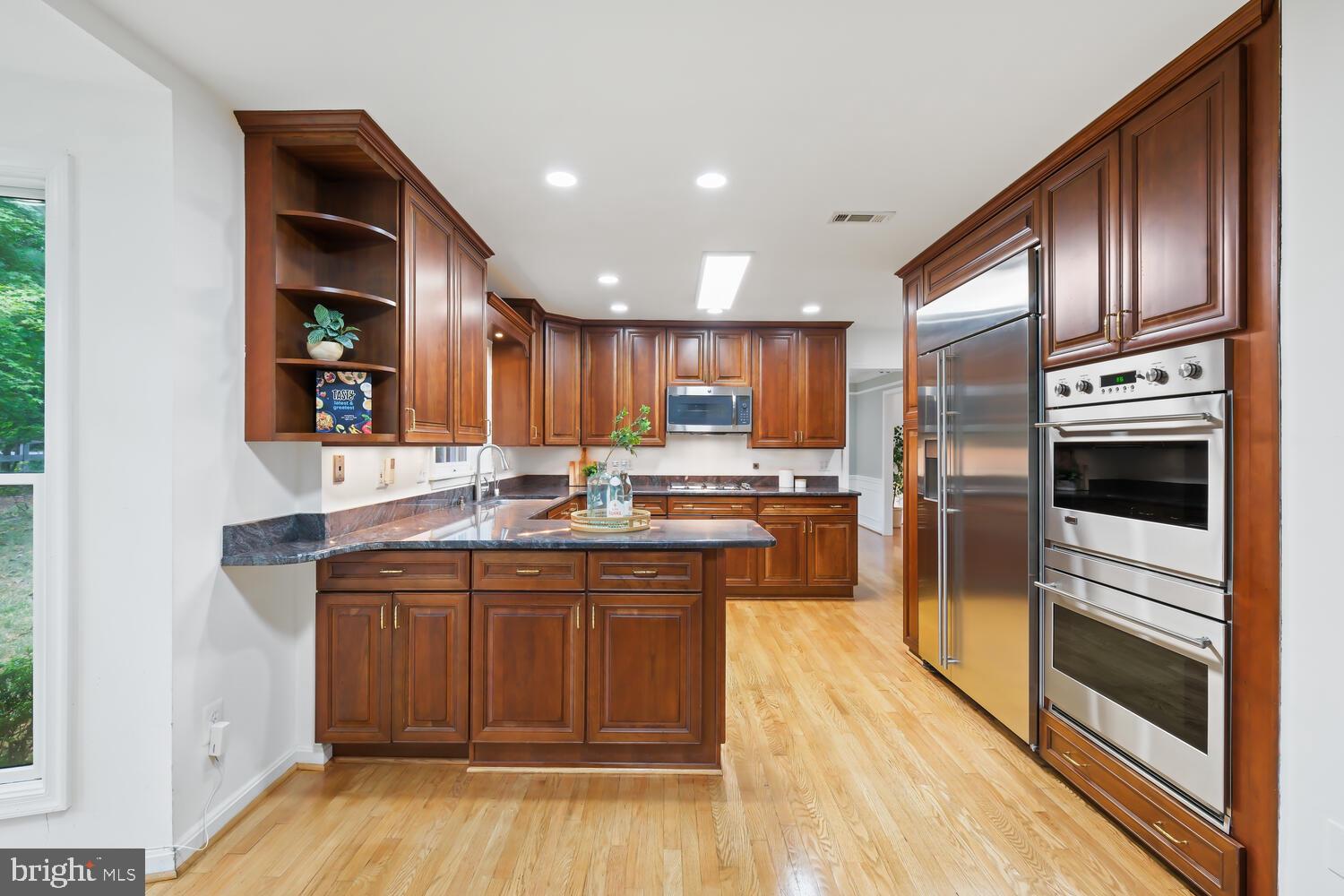 HOLLYOAK - Residential