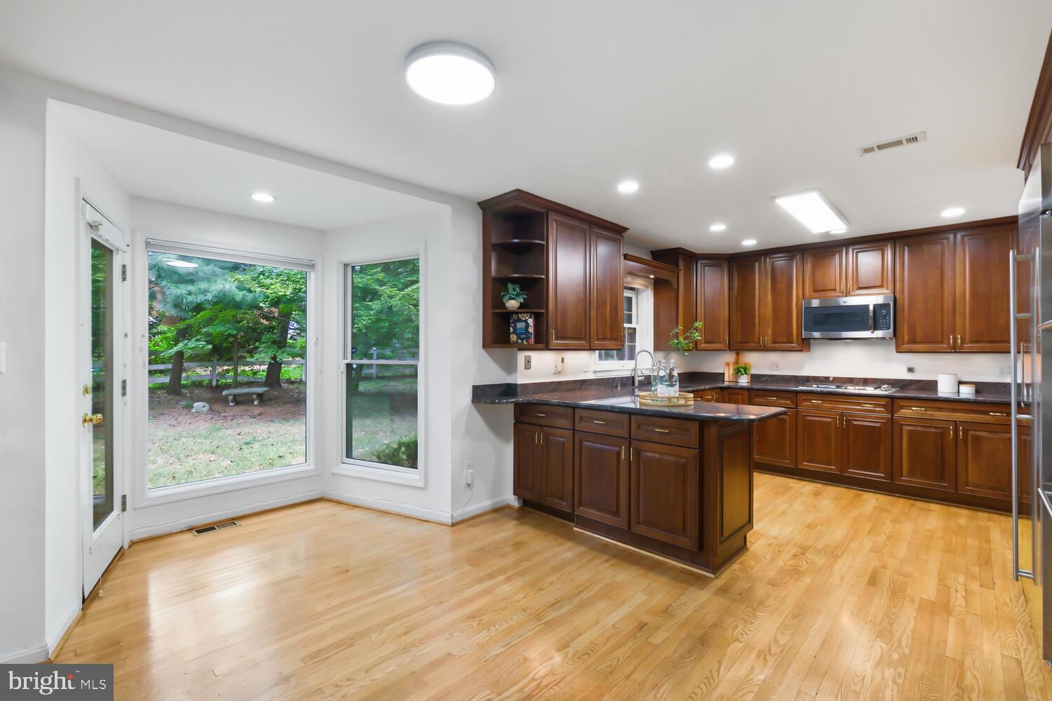 HOLLYOAK - Residential