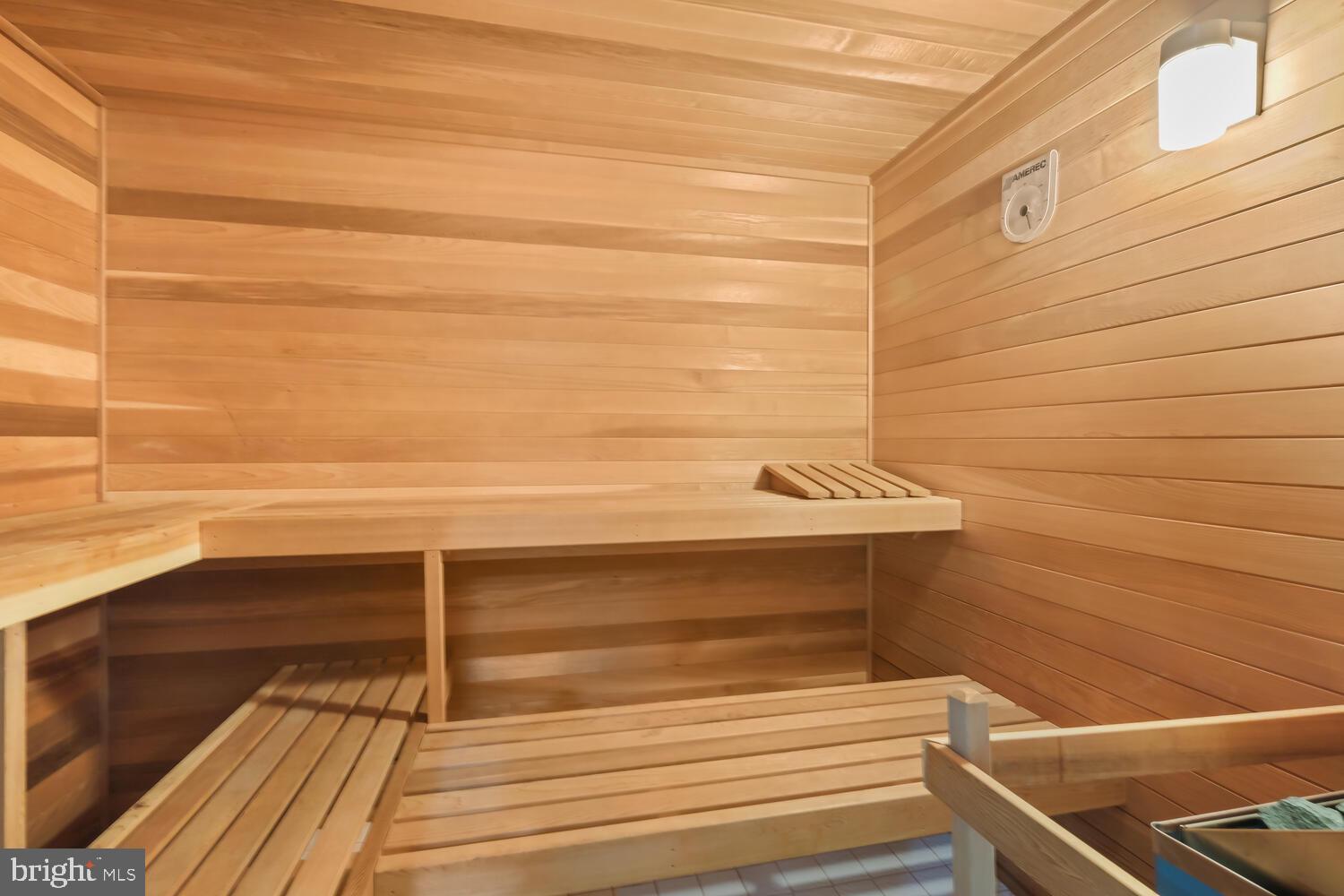 HOLLYOAK - Residential