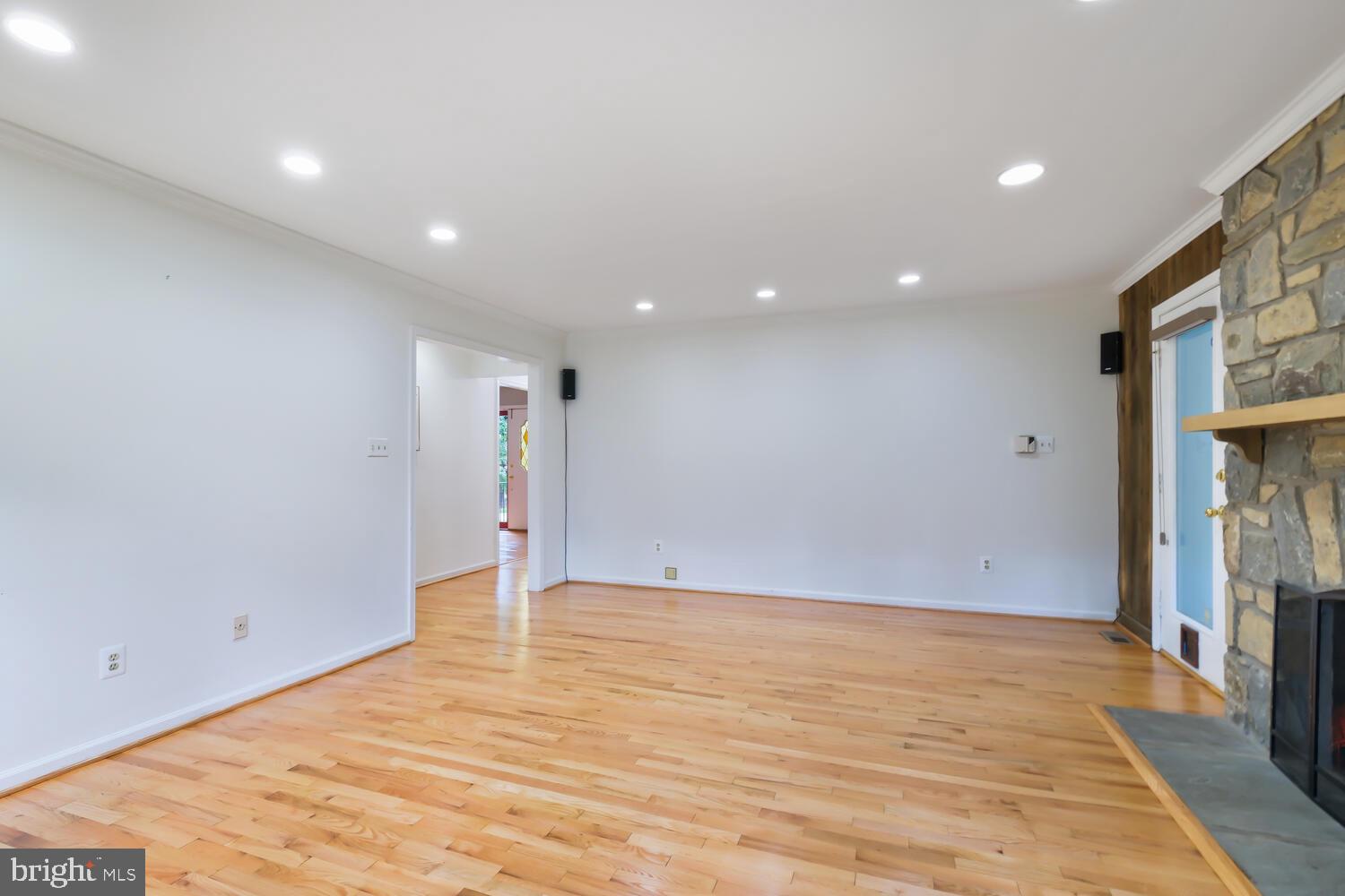 HOLLYOAK - Residential