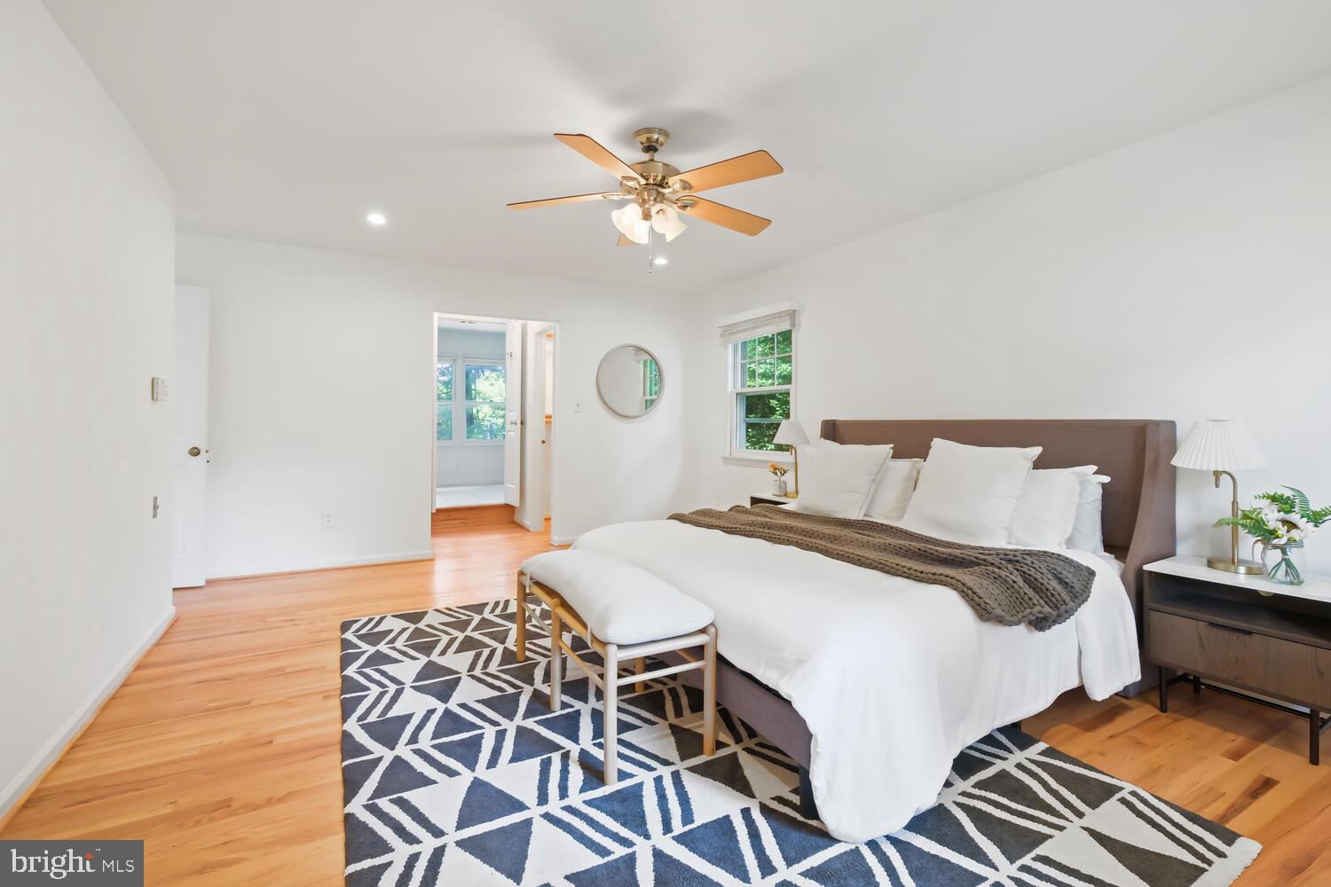 HOLLYOAK - Residential