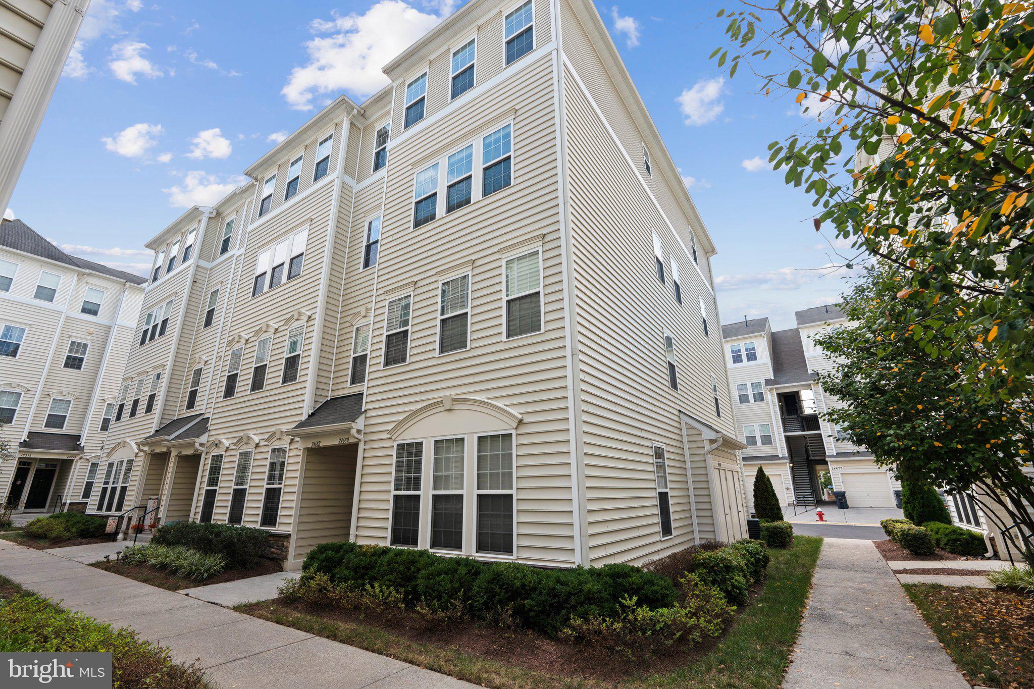 MERCER PARK CONDOMINIUM - Residential Lease