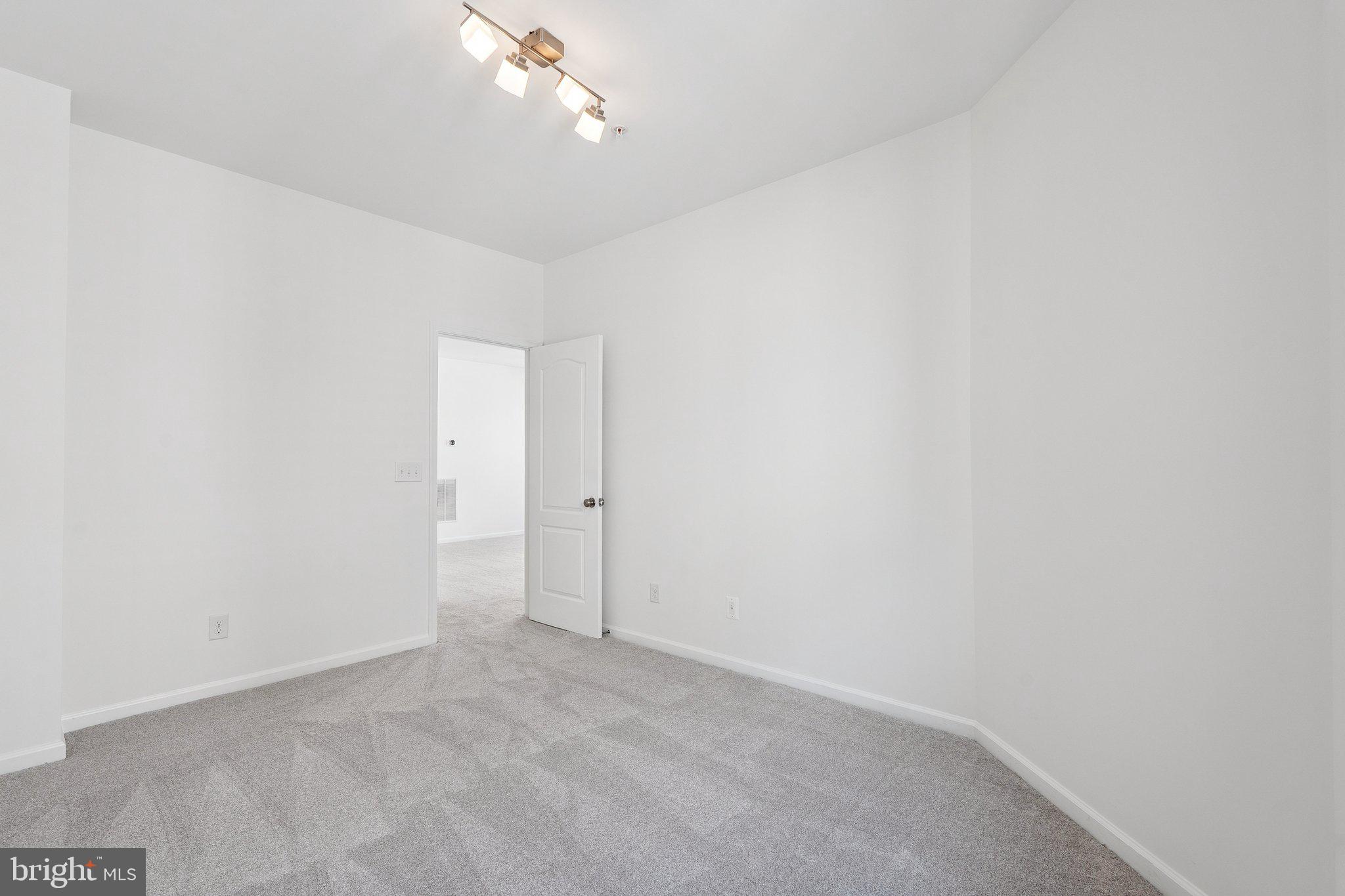 MERCER PARK CONDOMINIUM - Residential Lease