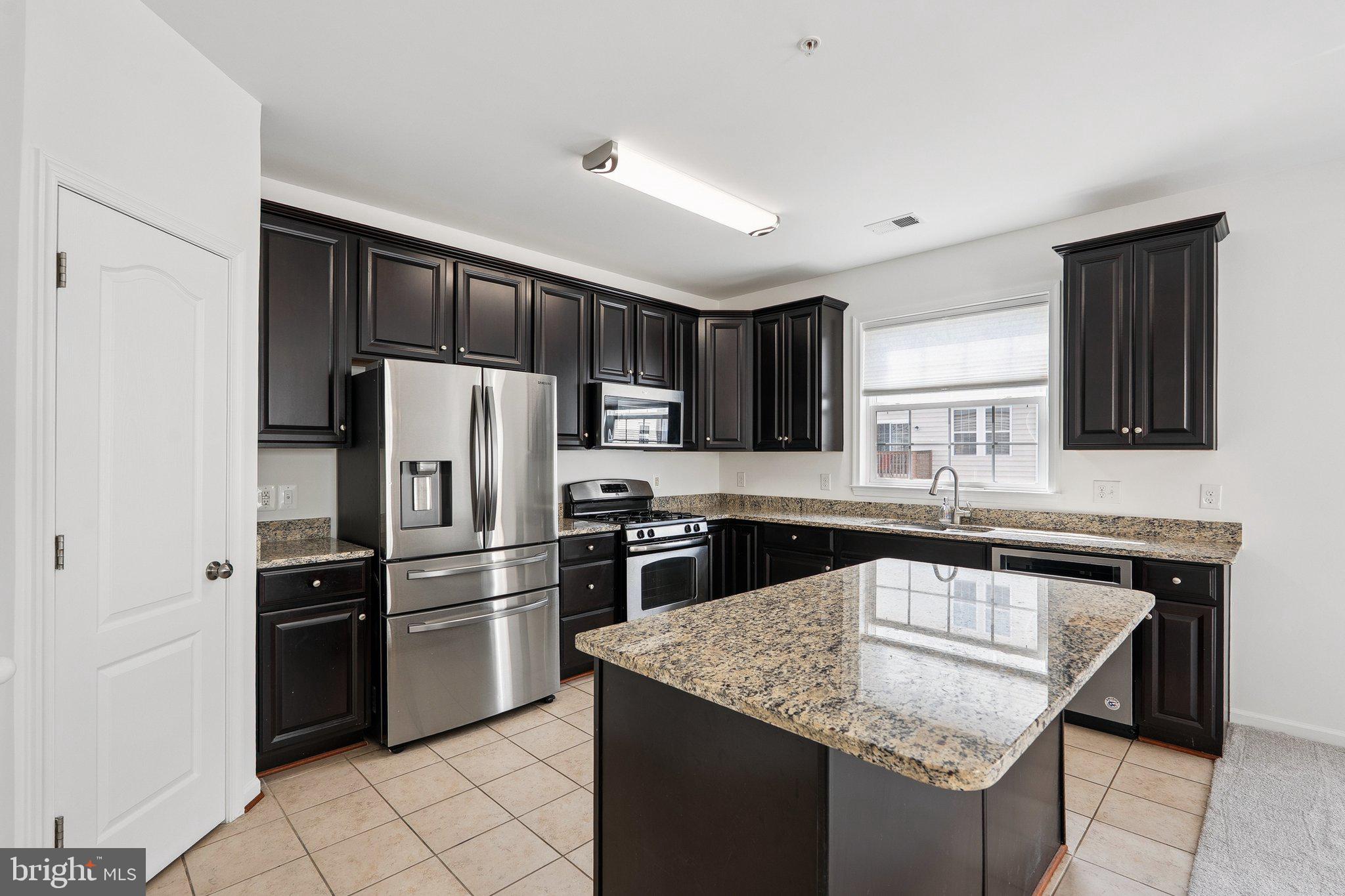 MERCER PARK CONDOMINIUM - Residential Lease