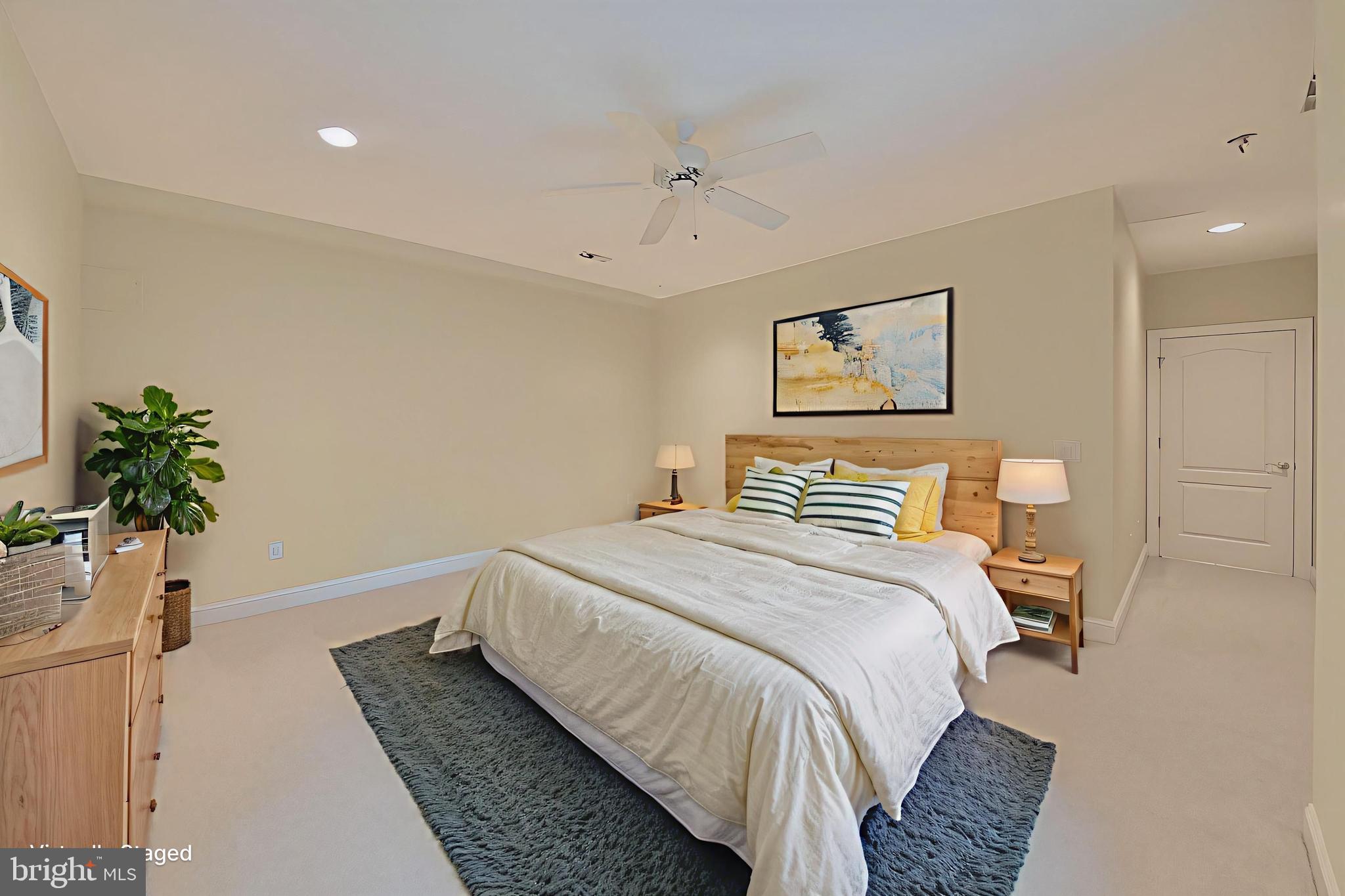 LAMPLIGHTER GLEN - Residential