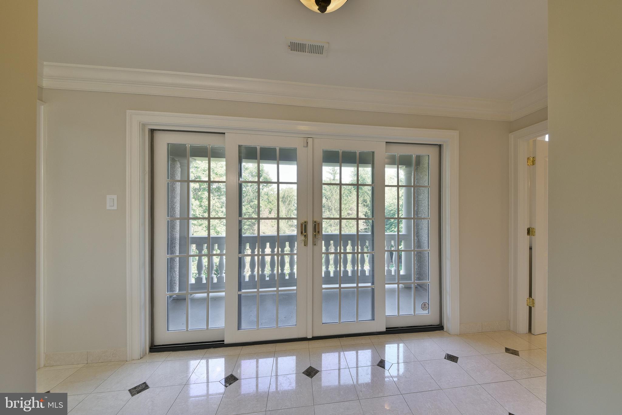 LAMPLIGHTER GLEN - Residential