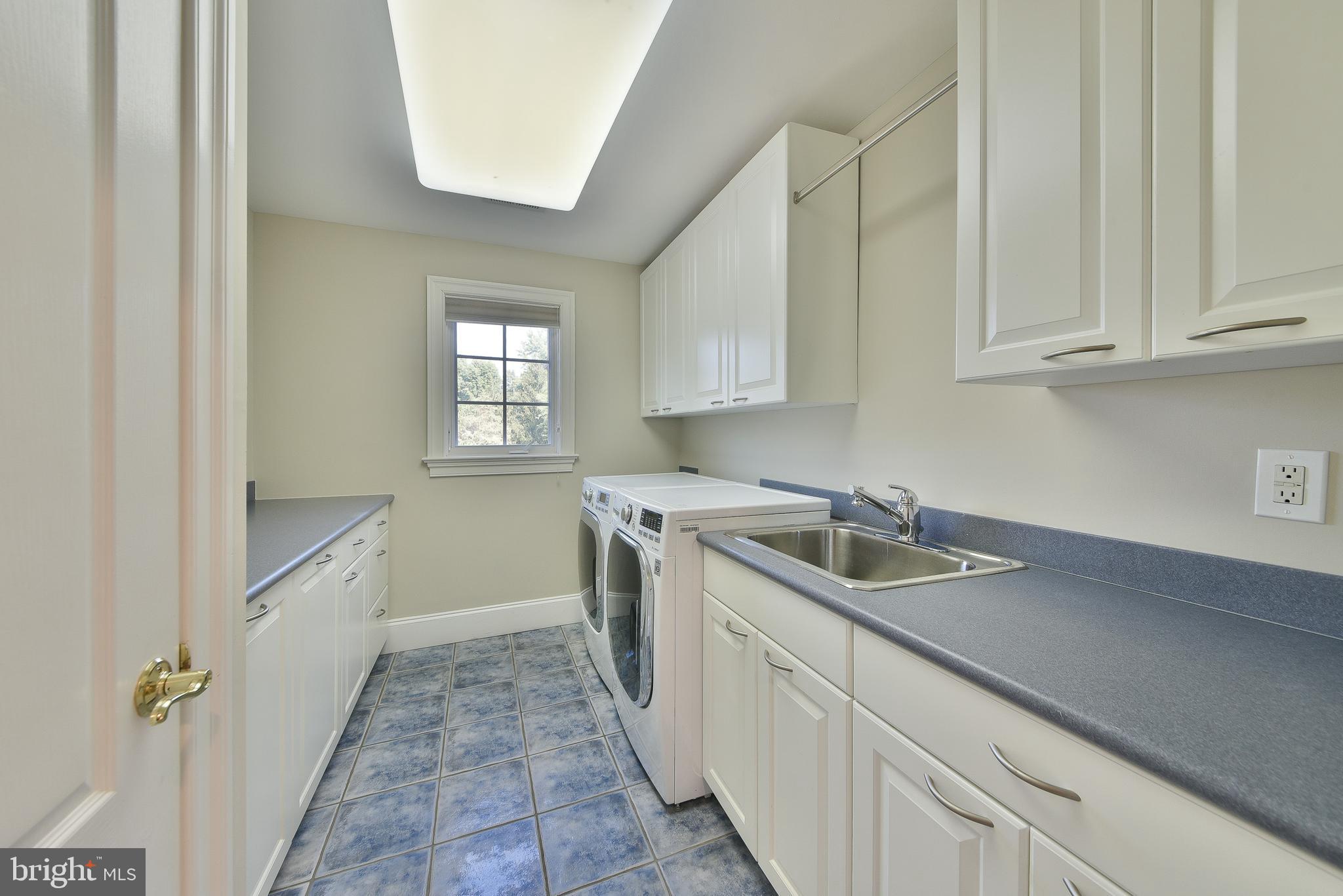 LAMPLIGHTER GLEN - Residential