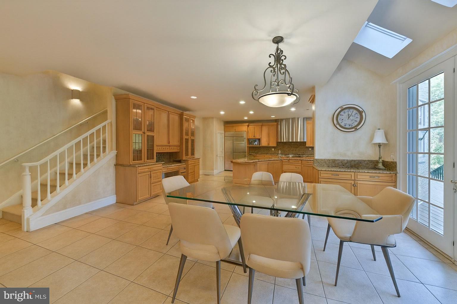 LAMPLIGHTER GLEN - Residential