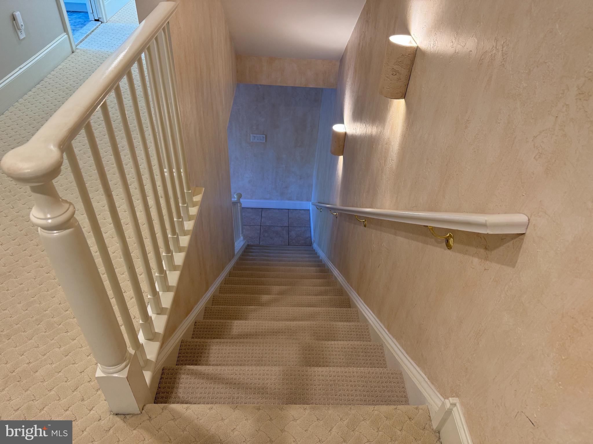 LAMPLIGHTER GLEN - Residential