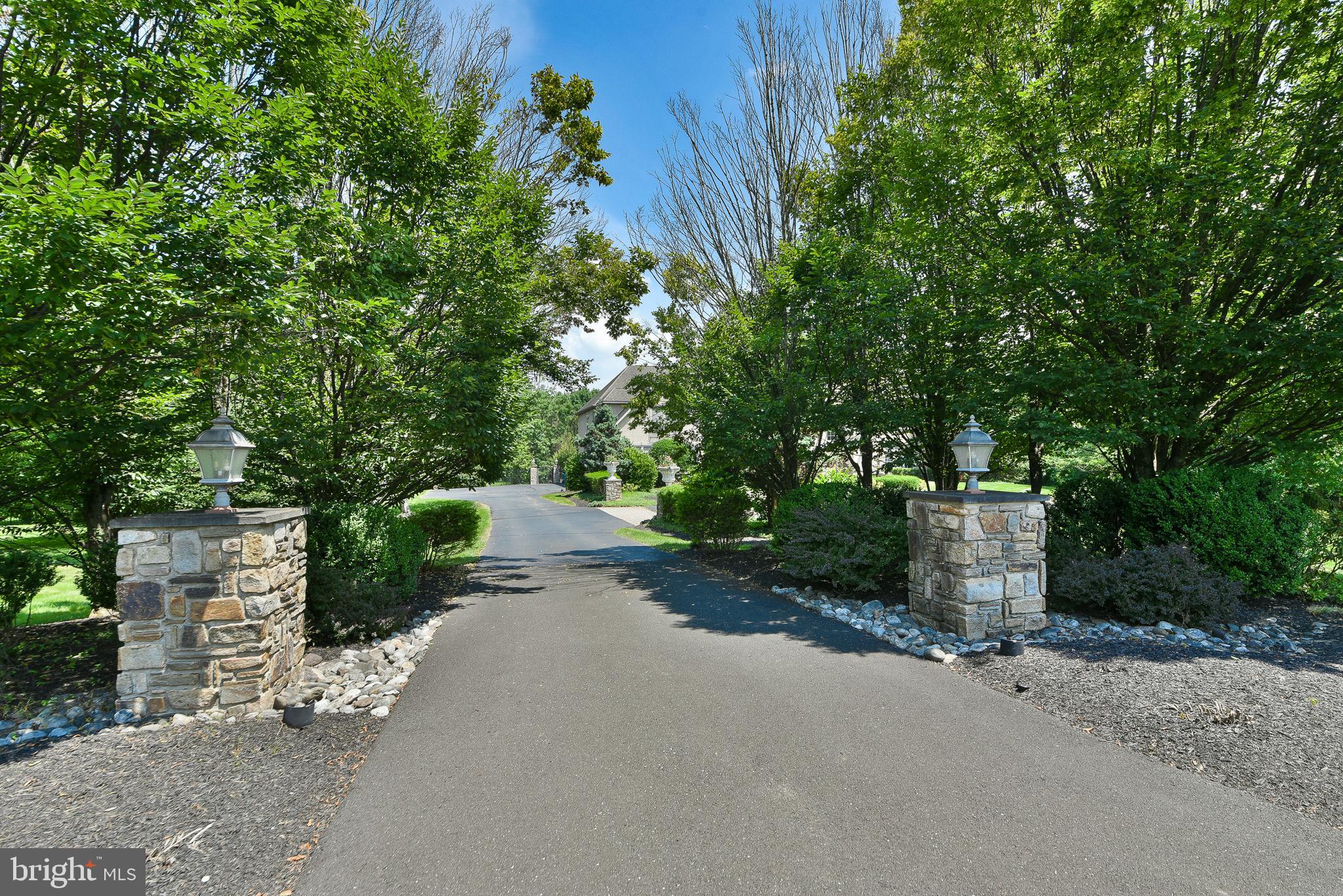 LAMPLIGHTER GLEN - Residential