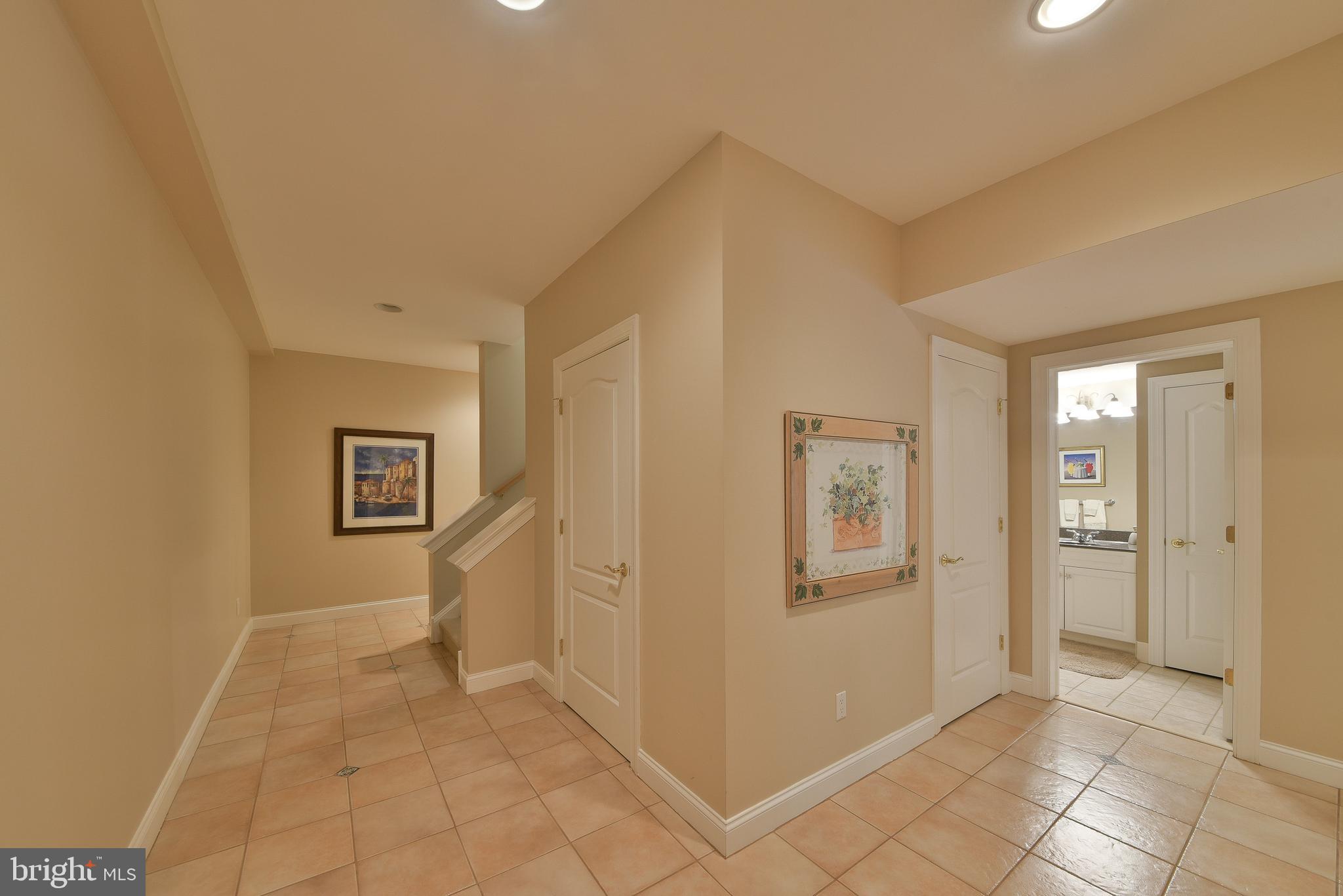 LAMPLIGHTER GLEN - Residential