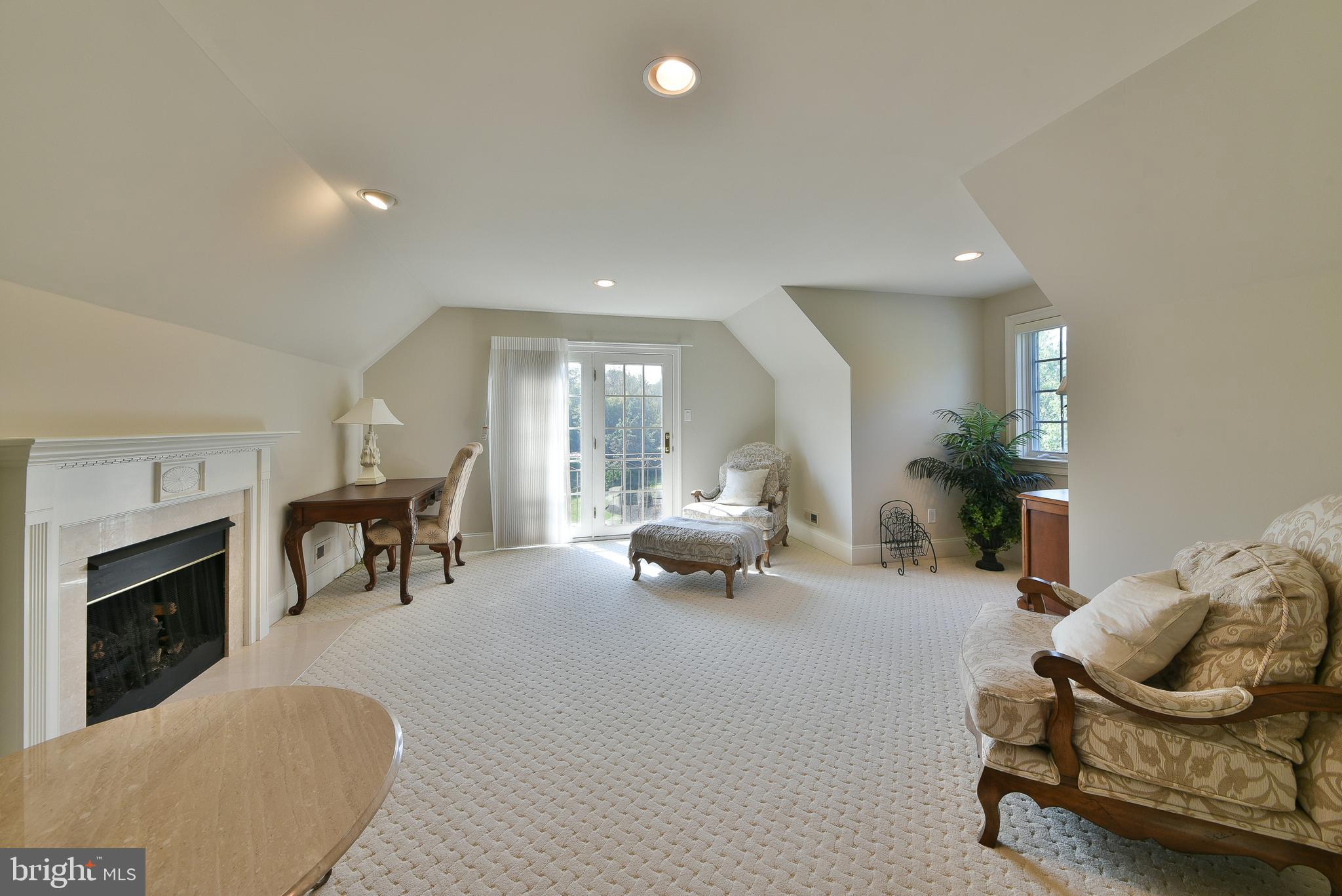 LAMPLIGHTER GLEN - Residential