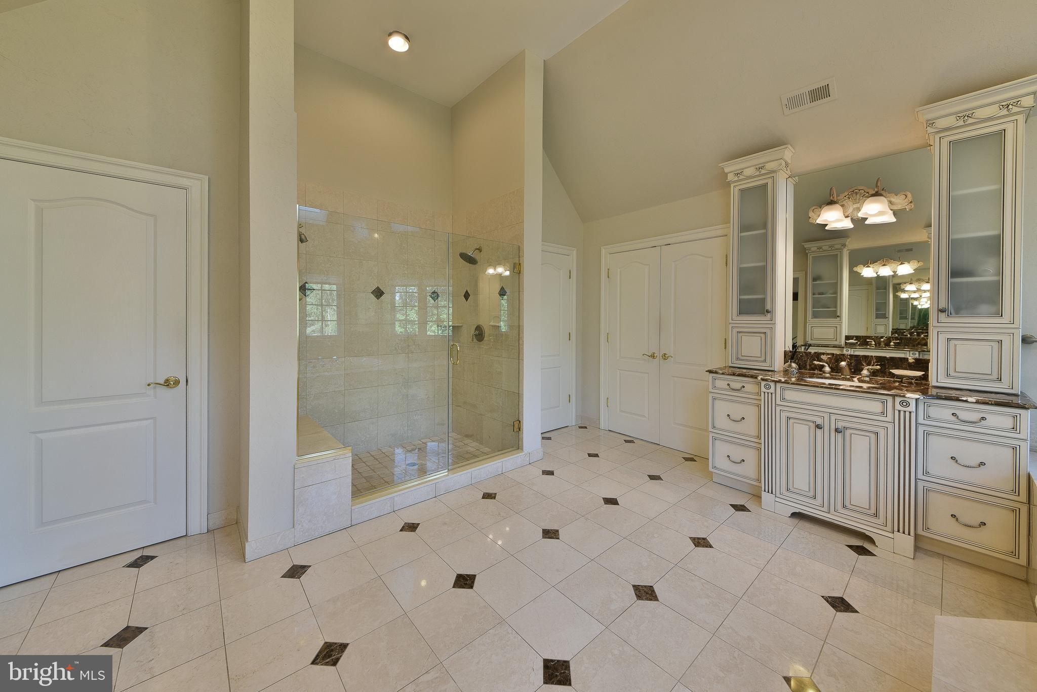 LAMPLIGHTER GLEN - Residential