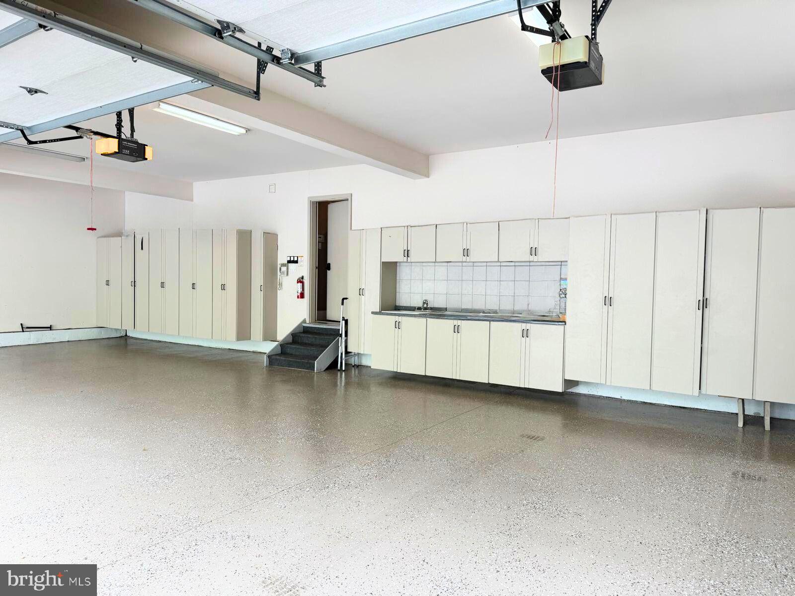 LAMPLIGHTER GLEN - Residential