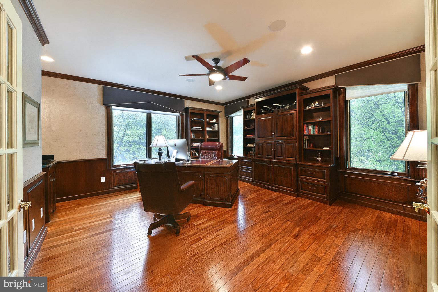 LAMPLIGHTER GLEN - Residential