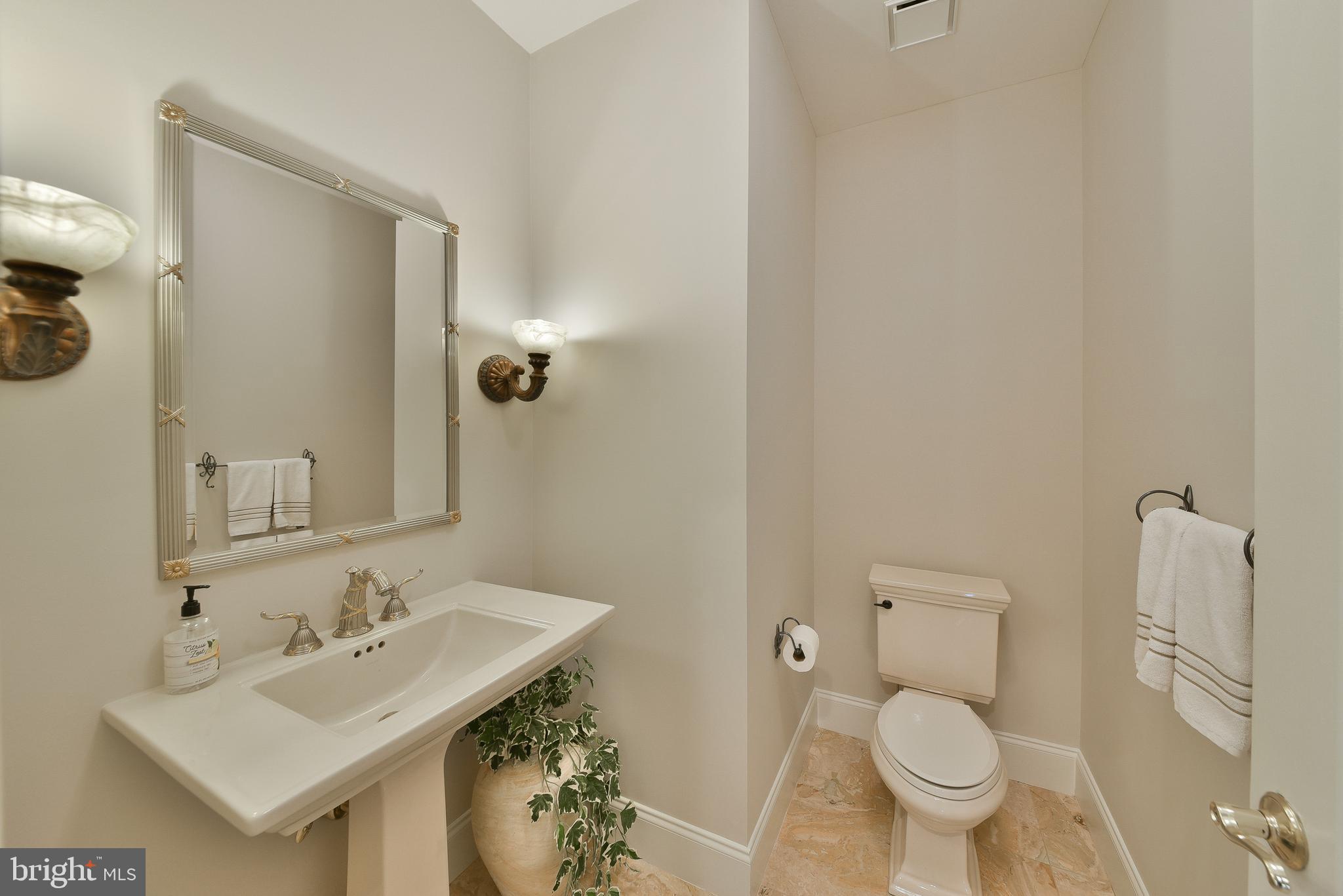 LAMPLIGHTER GLEN - Residential