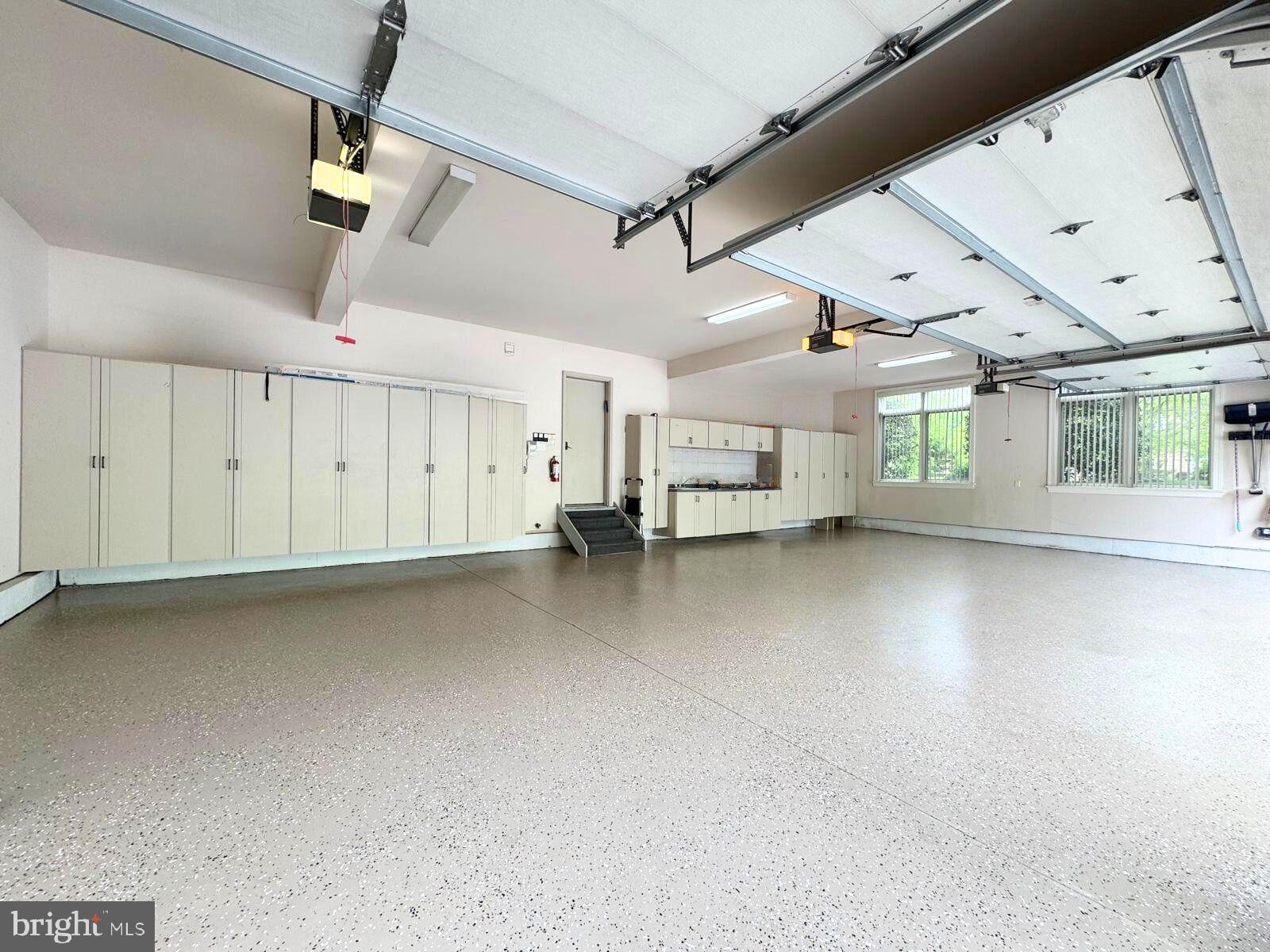 LAMPLIGHTER GLEN - Residential