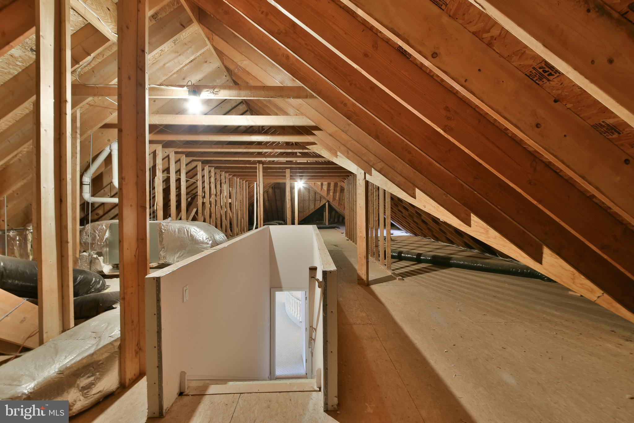 LAMPLIGHTER GLEN - Residential