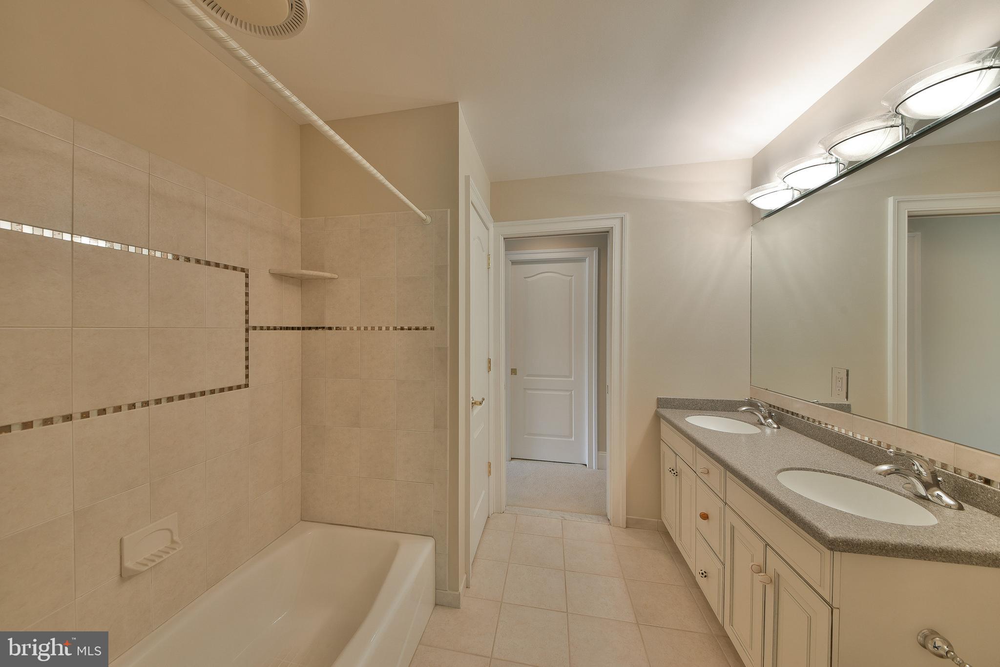 LAMPLIGHTER GLEN - Residential