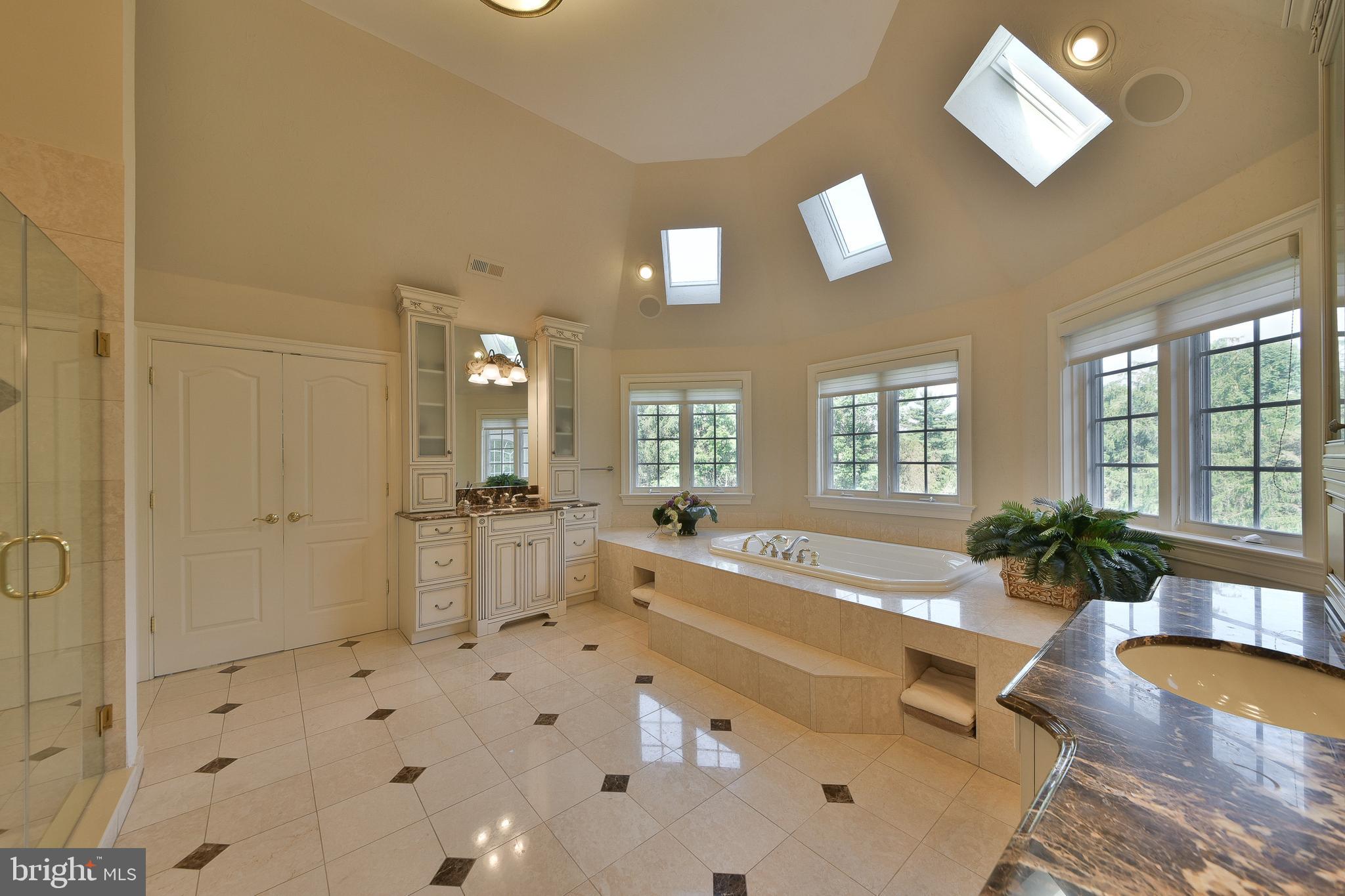 LAMPLIGHTER GLEN - Residential