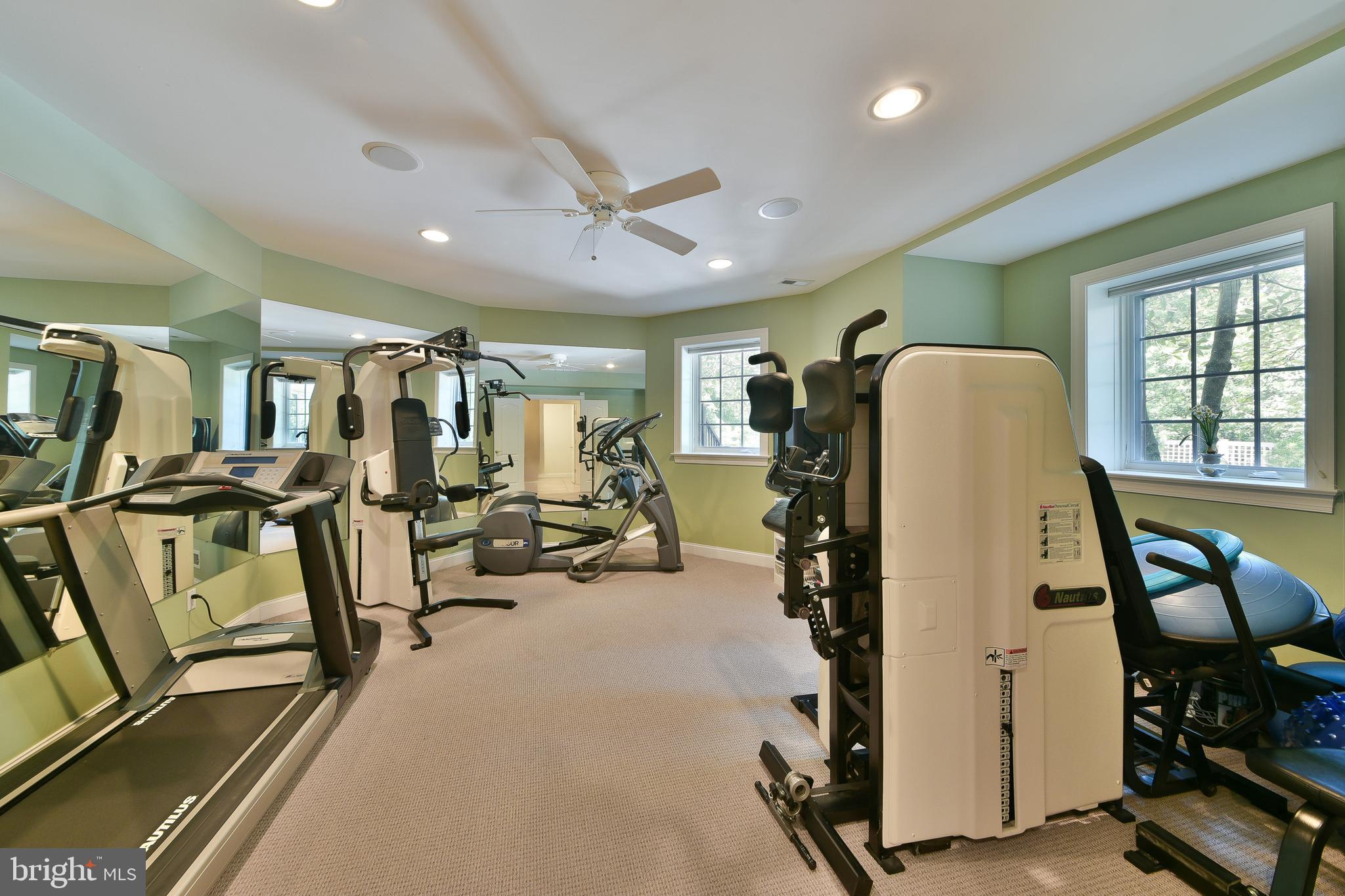 LAMPLIGHTER GLEN - Residential