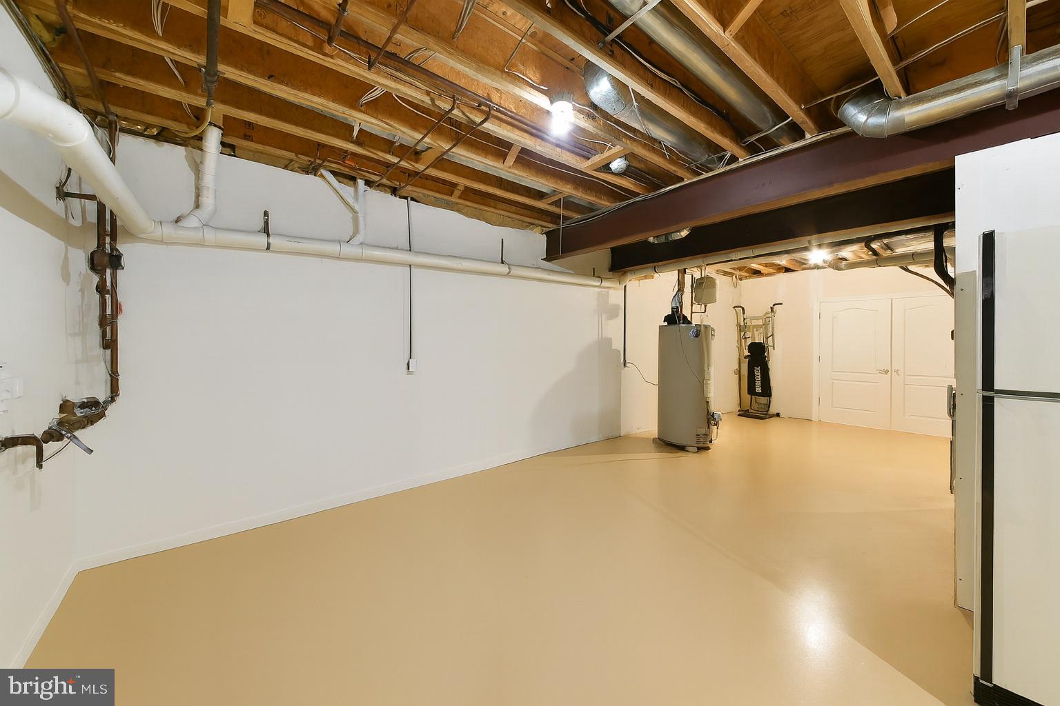 LAMPLIGHTER GLEN - Residential