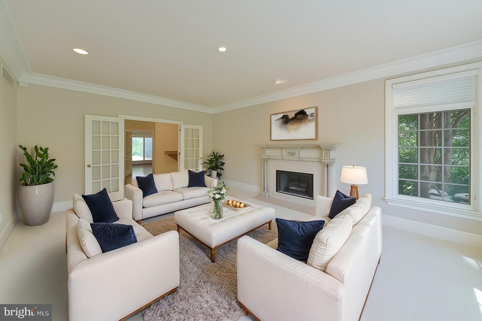 LAMPLIGHTER GLEN - Residential