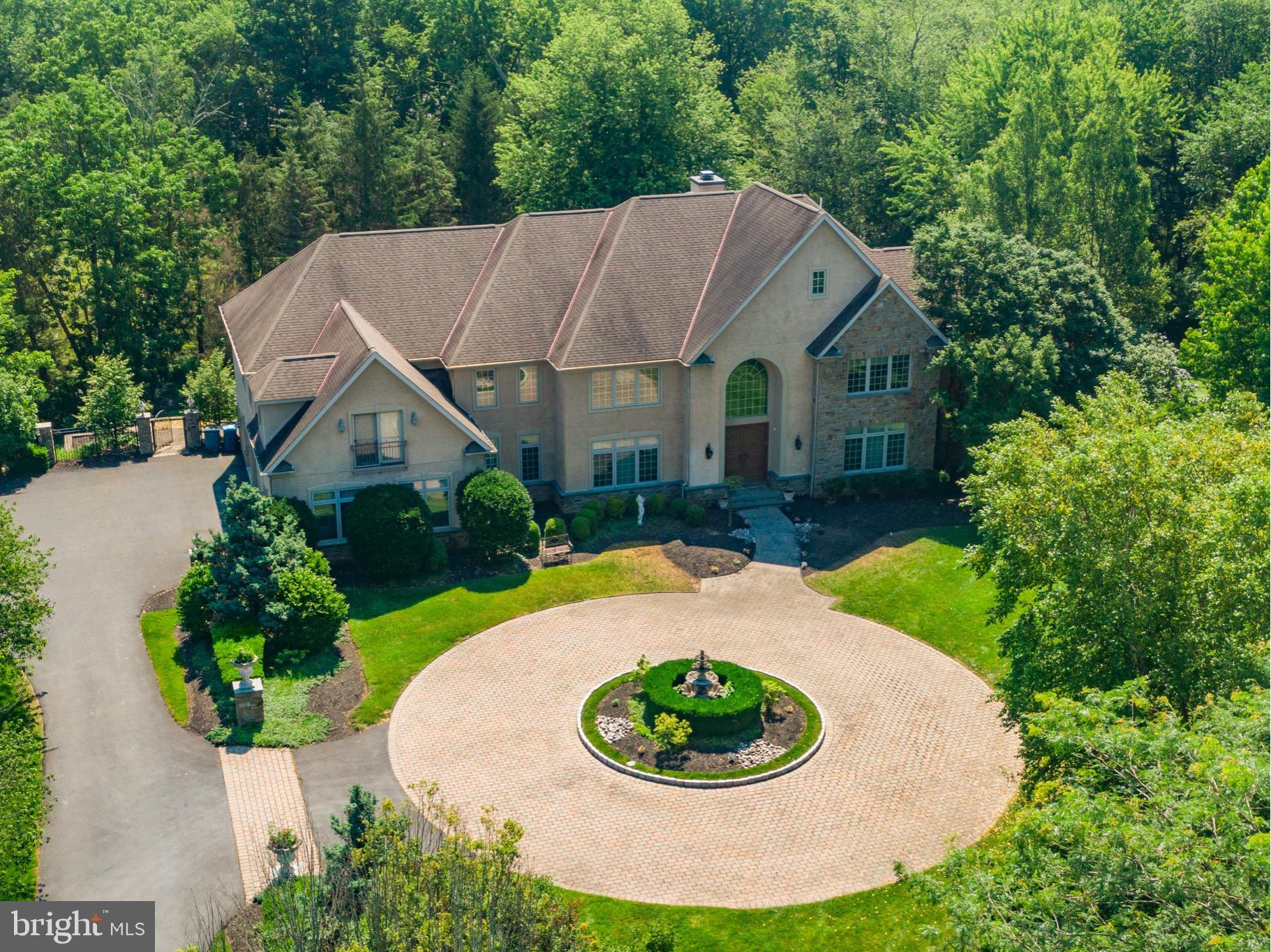 LAMPLIGHTER GLEN - Residential