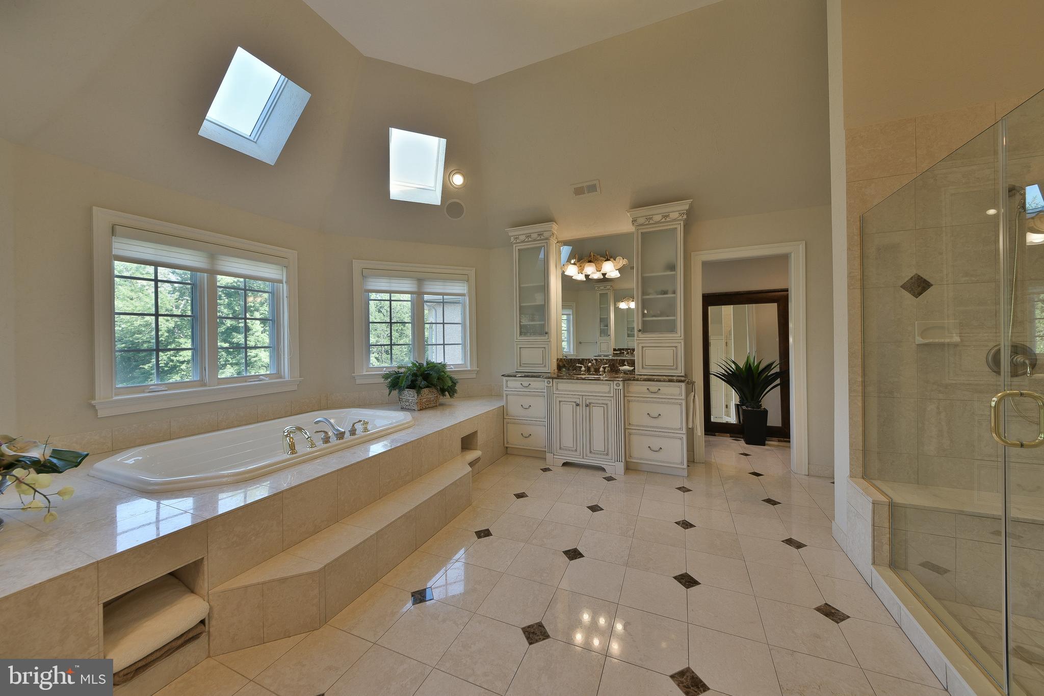 LAMPLIGHTER GLEN - Residential