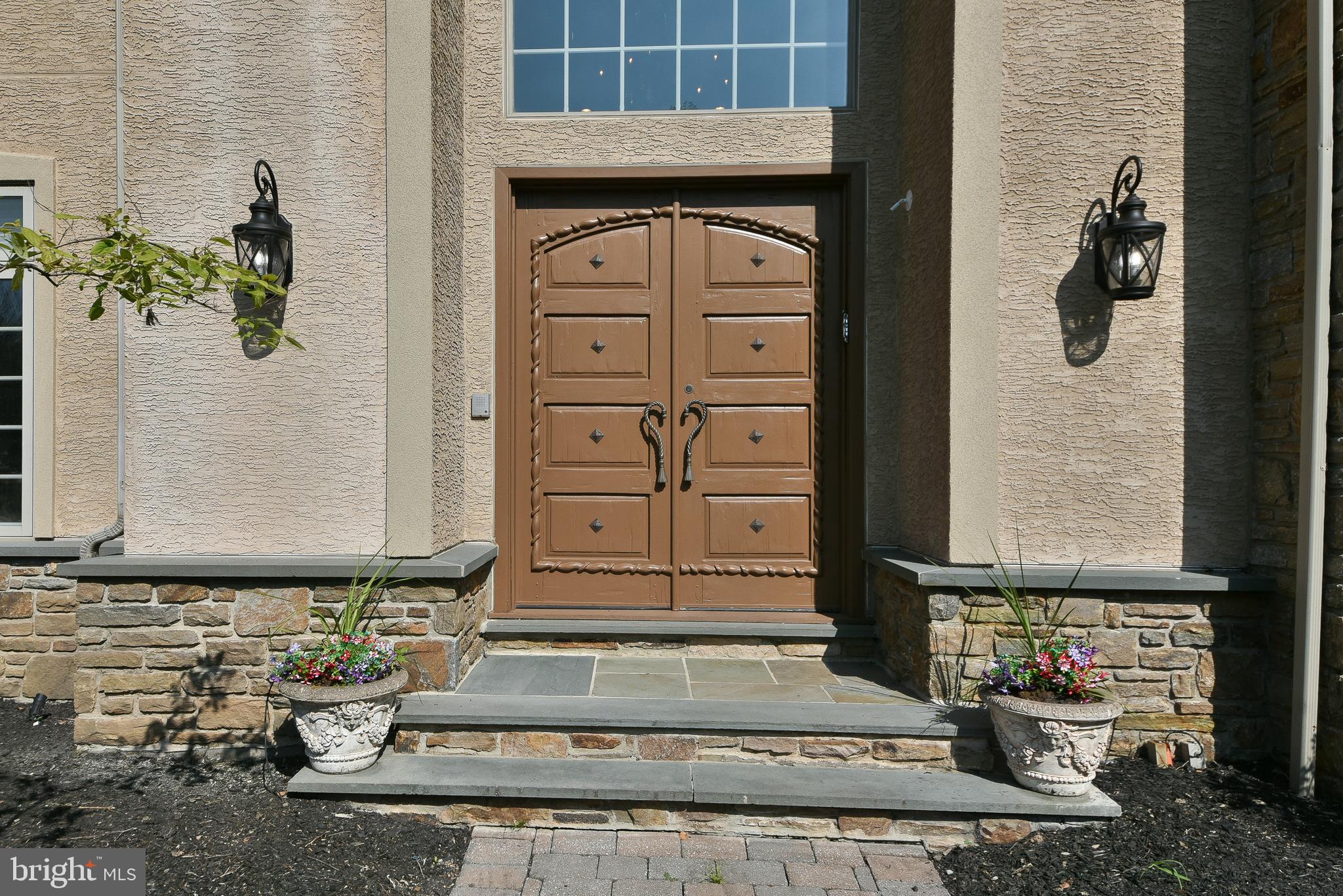 LAMPLIGHTER GLEN - Residential