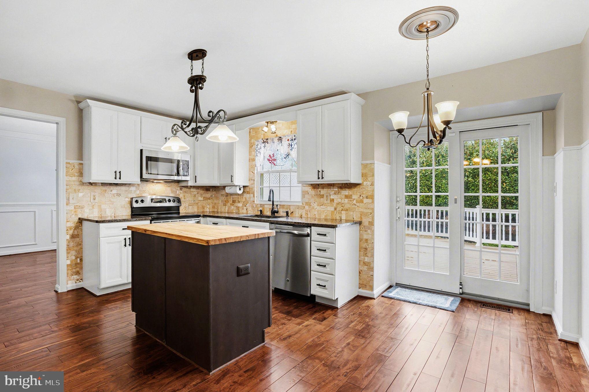 DURHAM MANOR - Residential