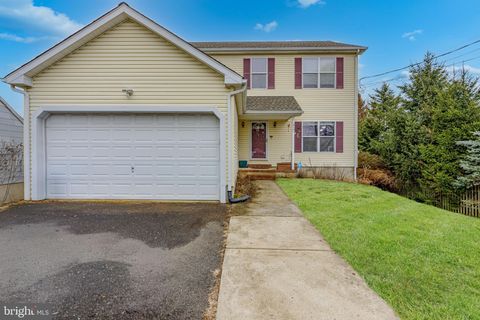 Homes For Sale - 215 Birch Street<br/> HAMILTON, NJ 08610