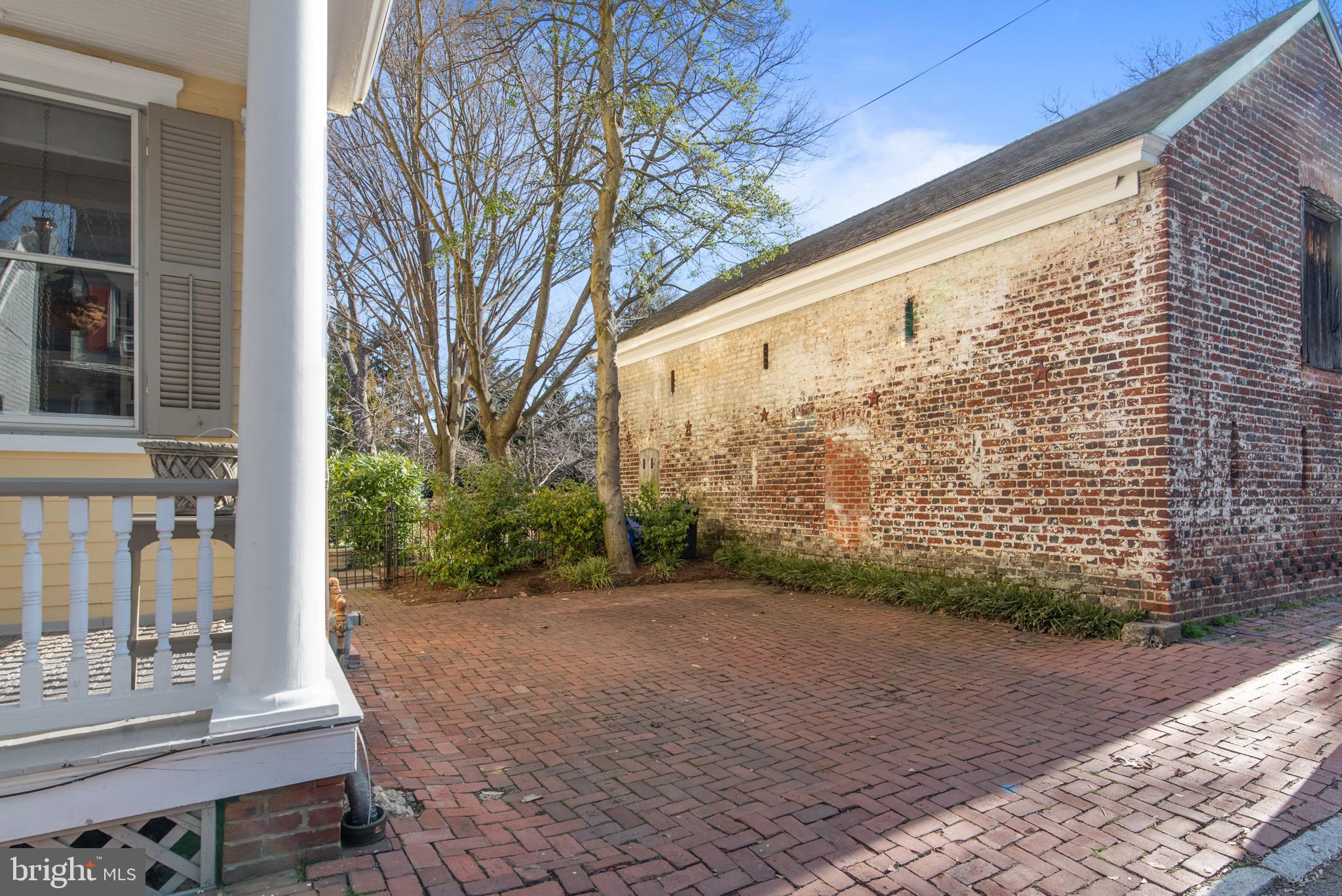 HISTORIC DISTRICT - Residential