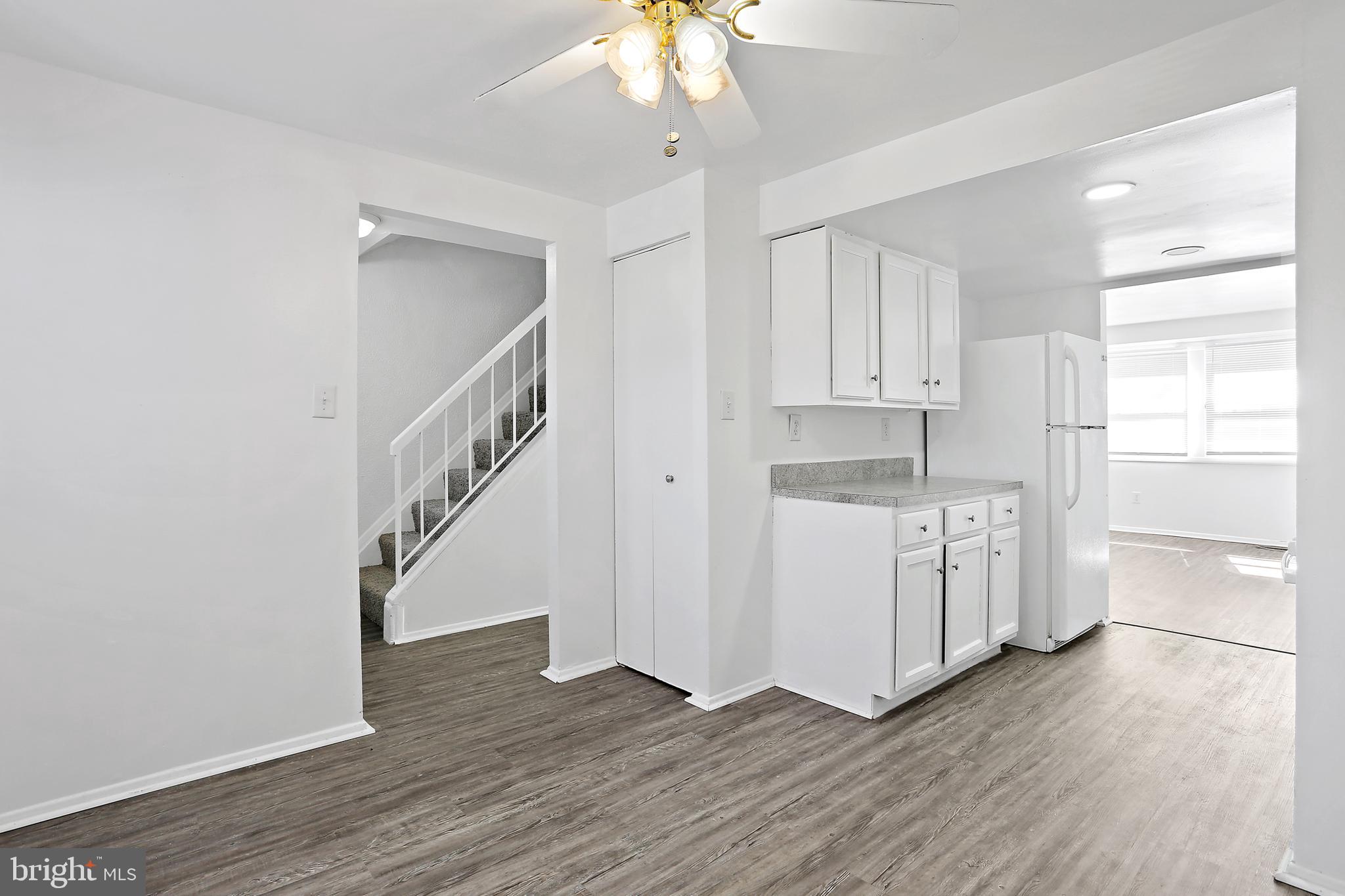 VILLAGE OF OAKLAND MILLS - Residential Lease