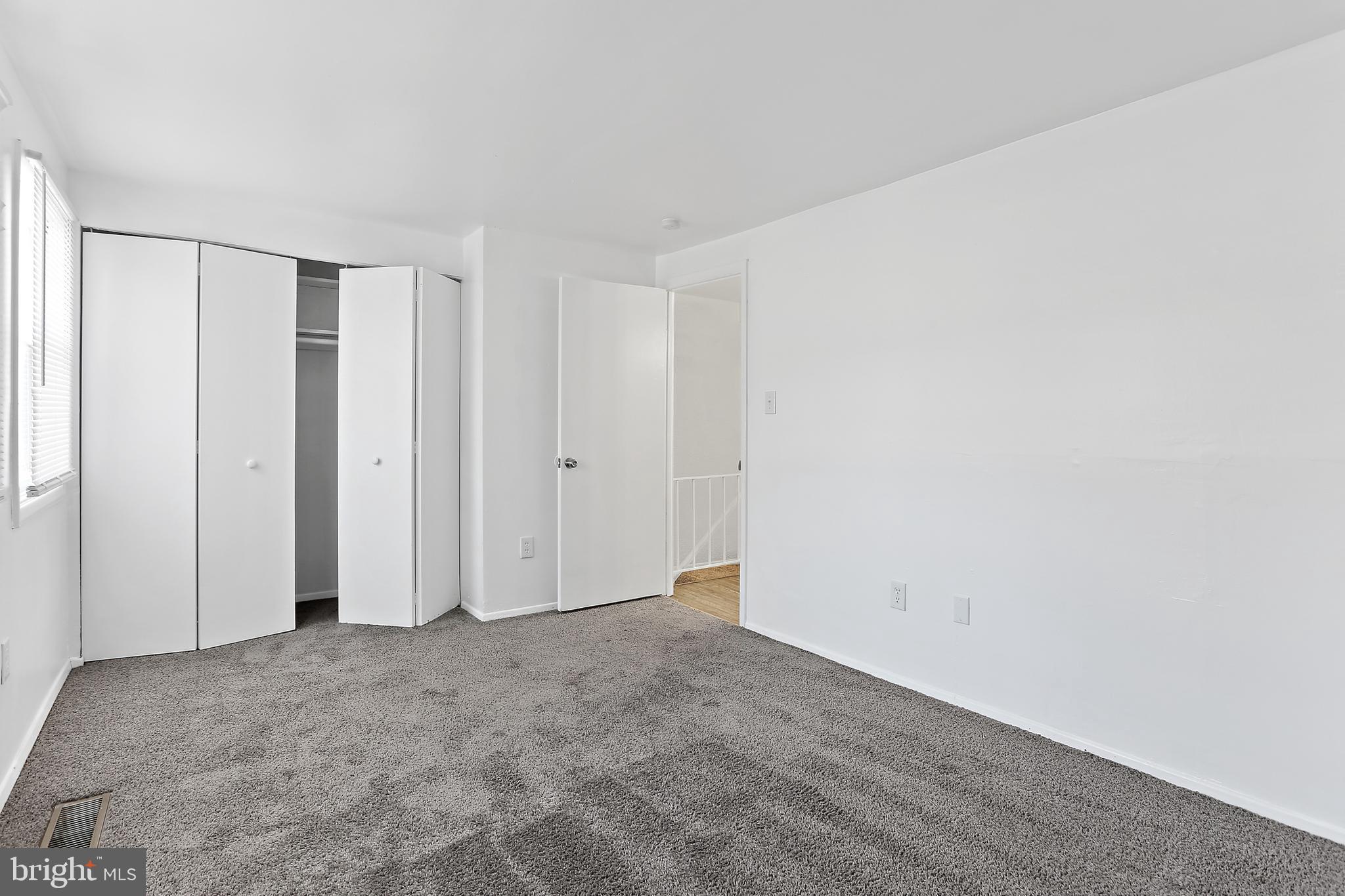 VILLAGE OF OAKLAND MILLS - Residential Lease