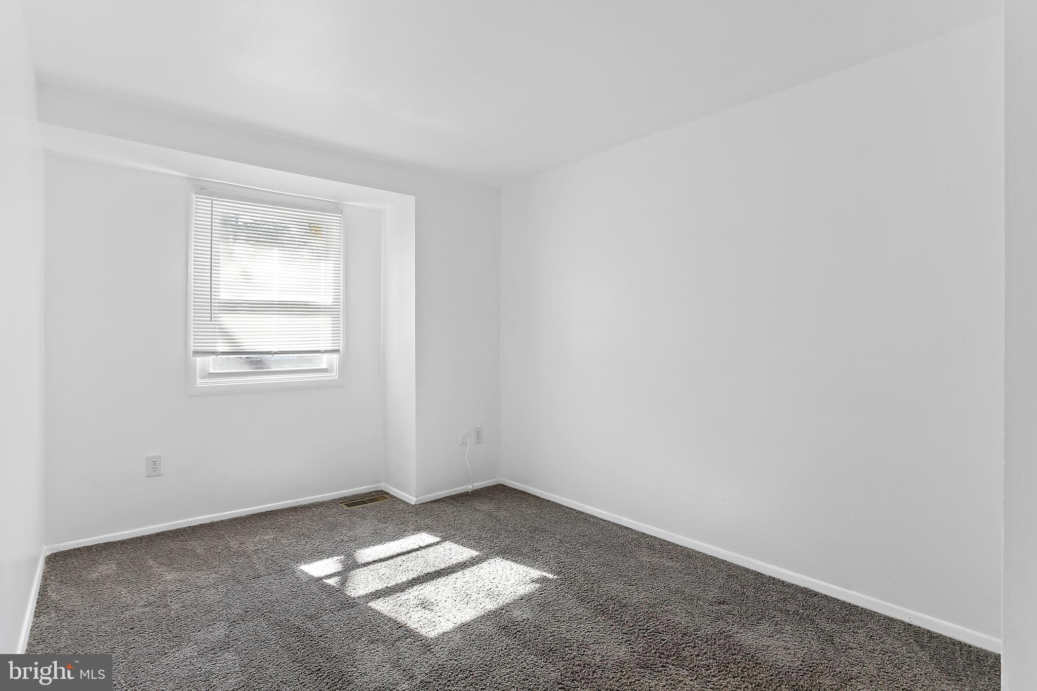 VILLAGE OF OAKLAND MILLS - Residential Lease