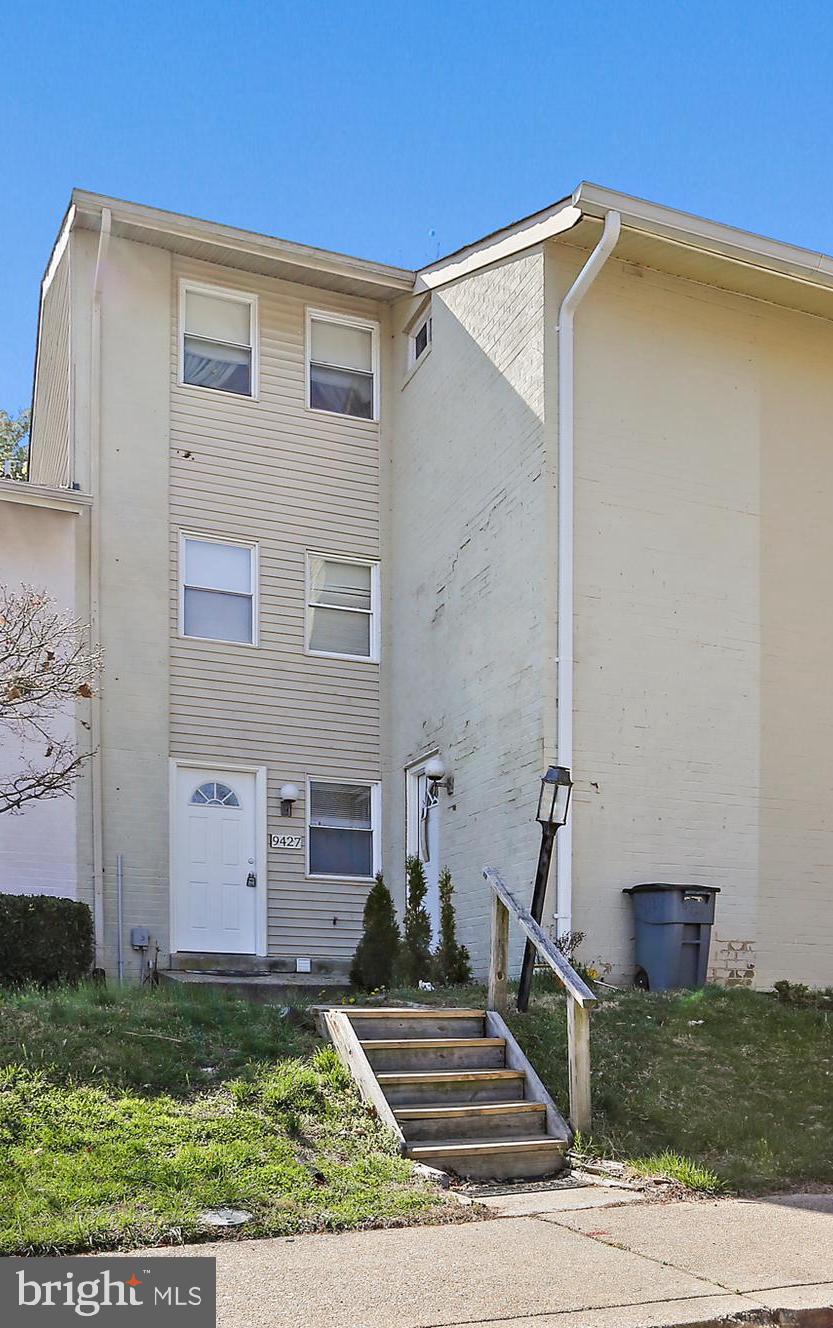 VILLAGE OF OAKLAND MILLS - Residential Lease