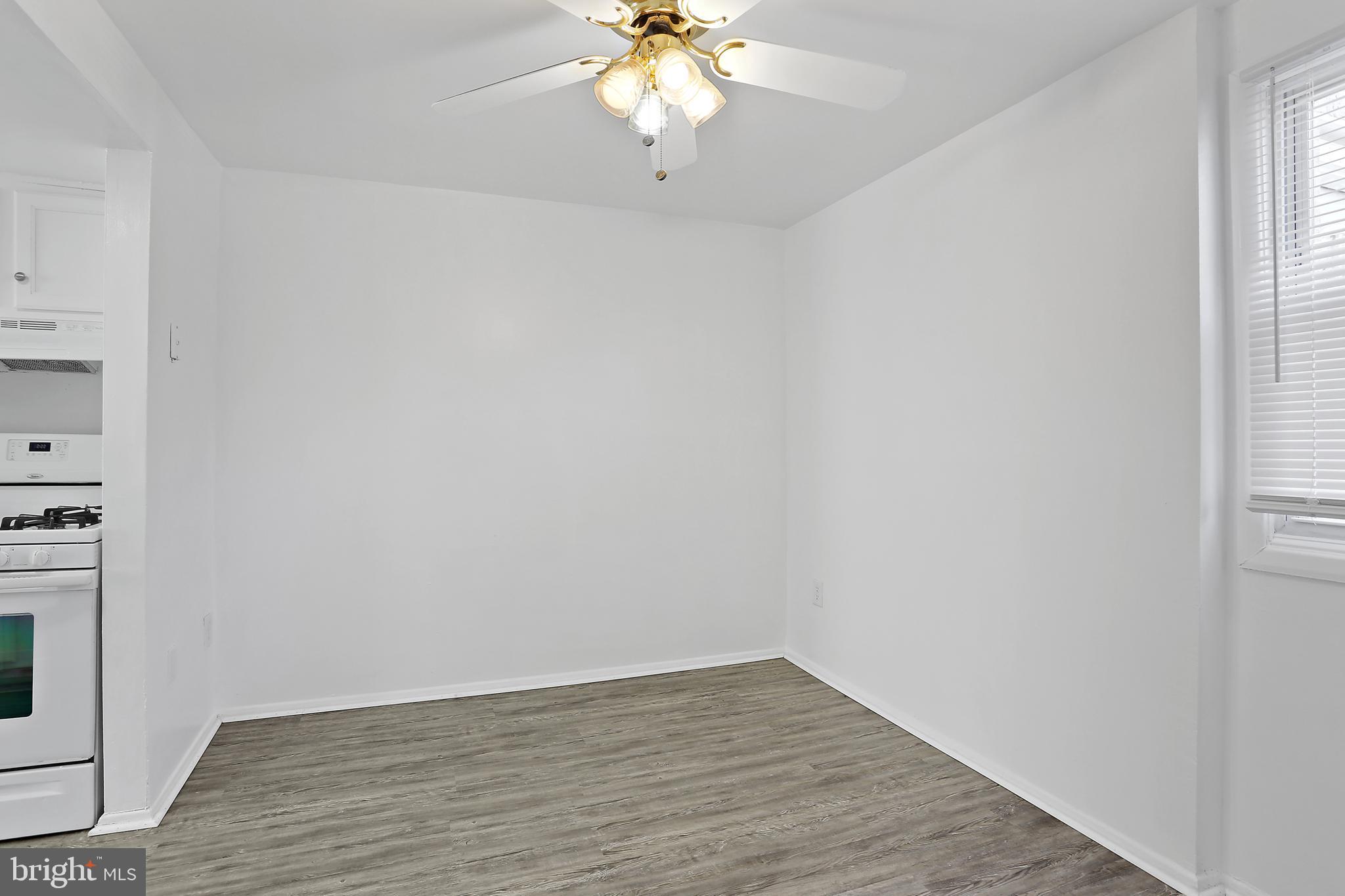 VILLAGE OF OAKLAND MILLS - Residential Lease