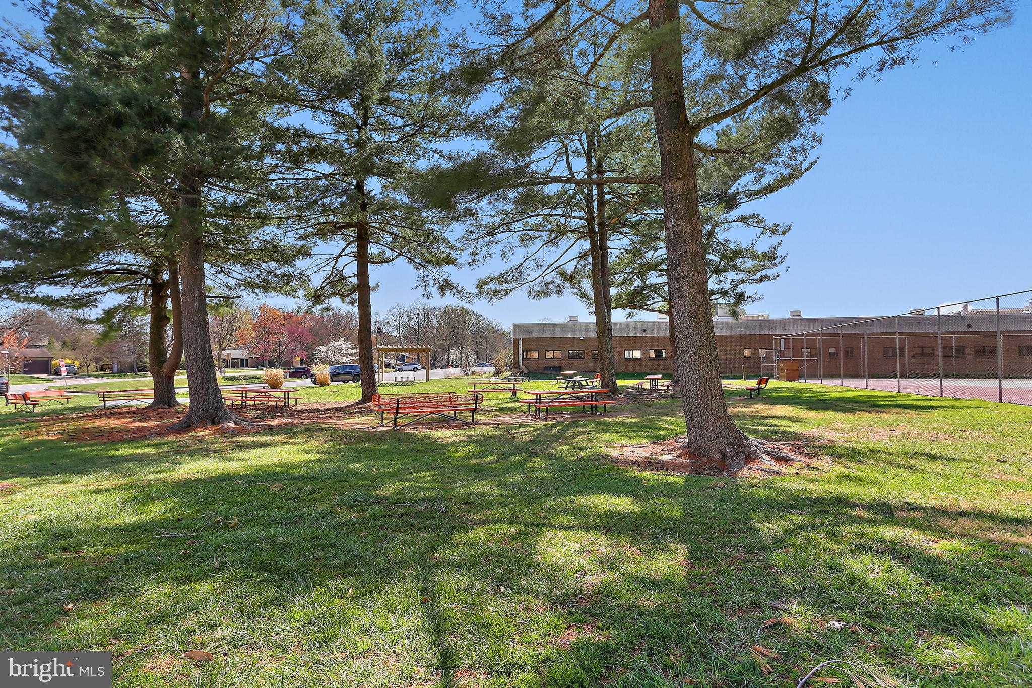 VILLAGE OF OAKLAND MILLS - Residential Lease