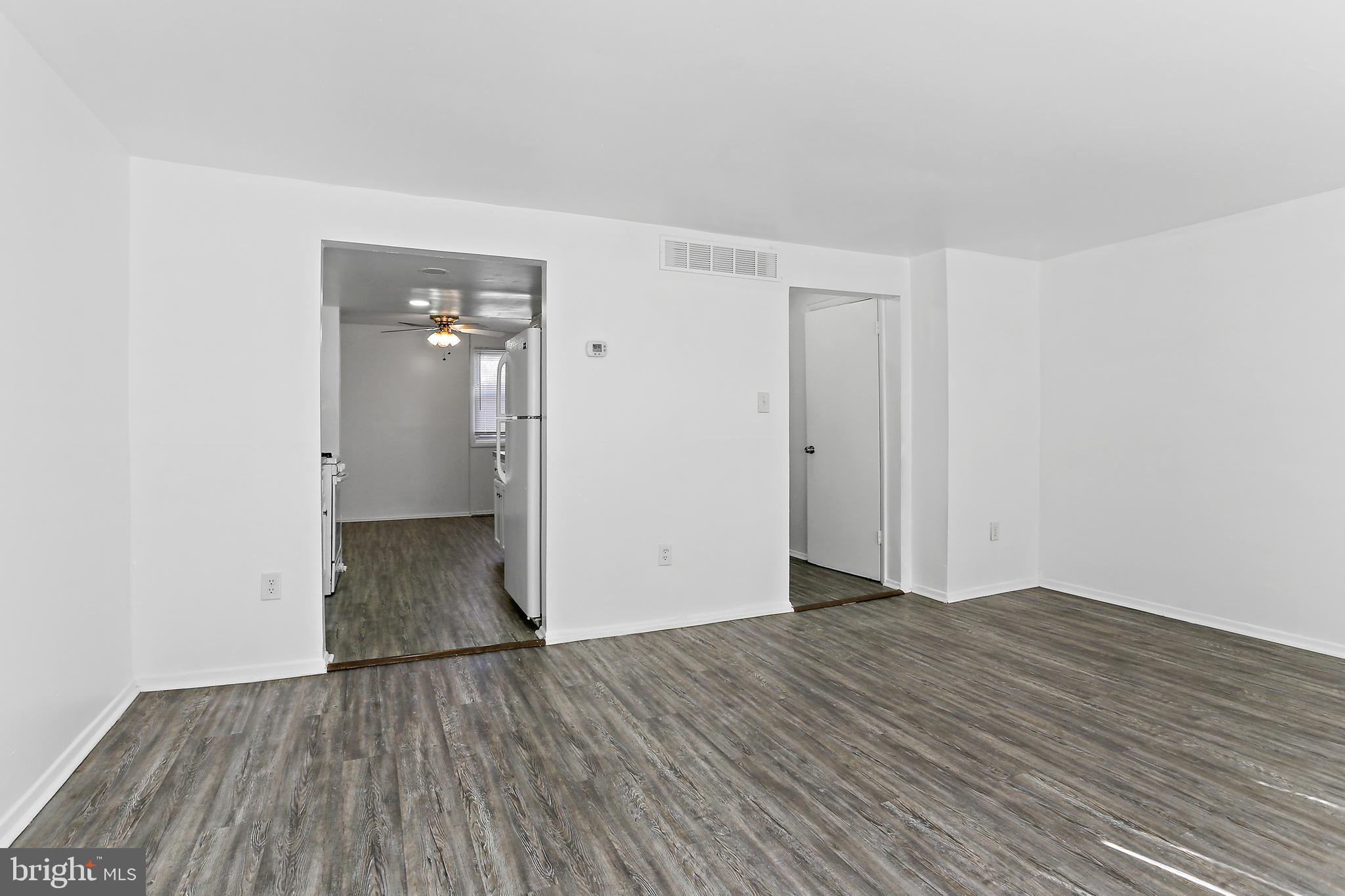 VILLAGE OF OAKLAND MILLS - Residential Lease