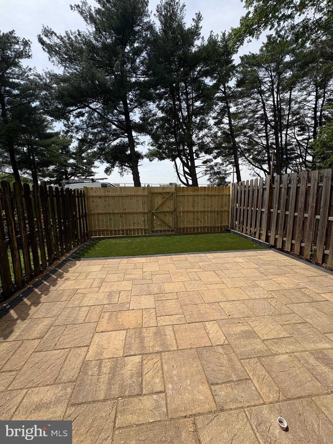 VILLAGE OF OAKLAND MILLS - Residential Lease