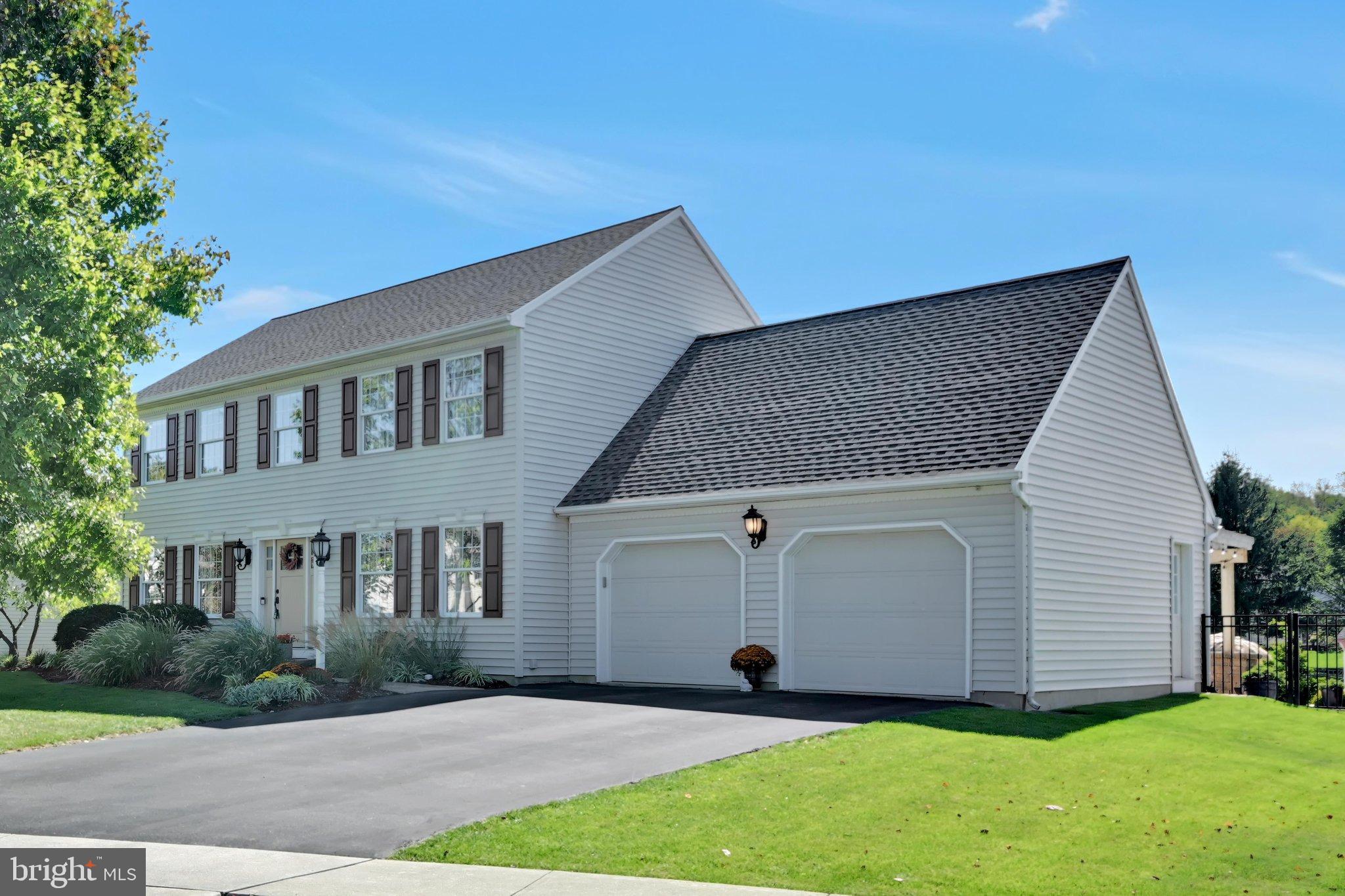 42 MANOR CIRCLE