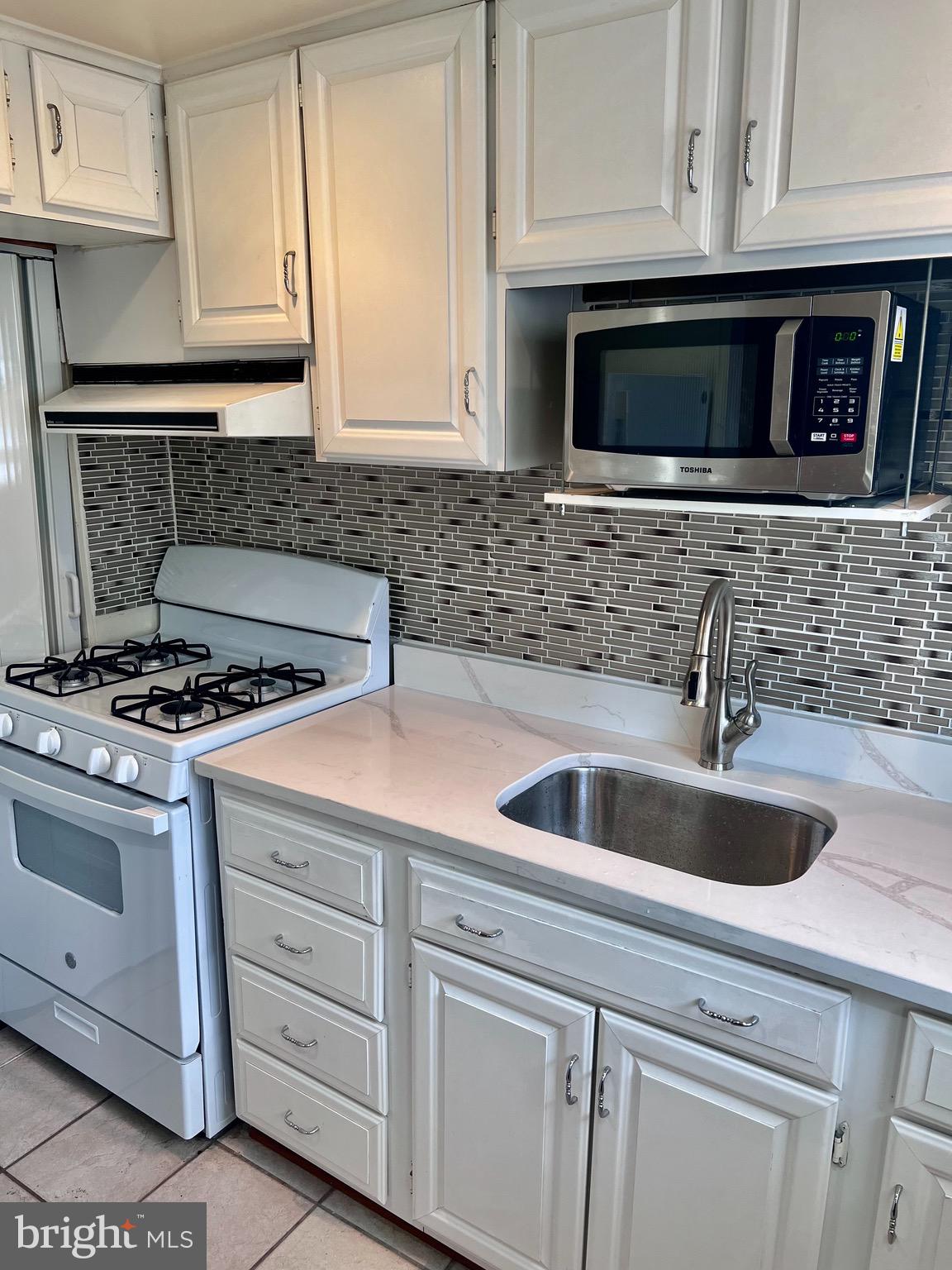 IVERSON VILLAGE CONDO - Residential Lease